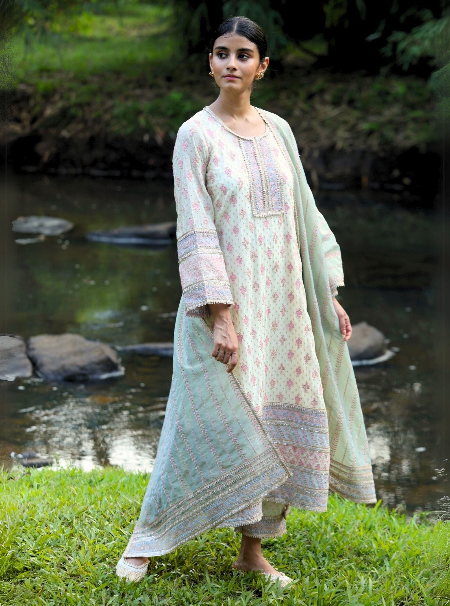 Dhoom Banarsi Off White Kurta Set