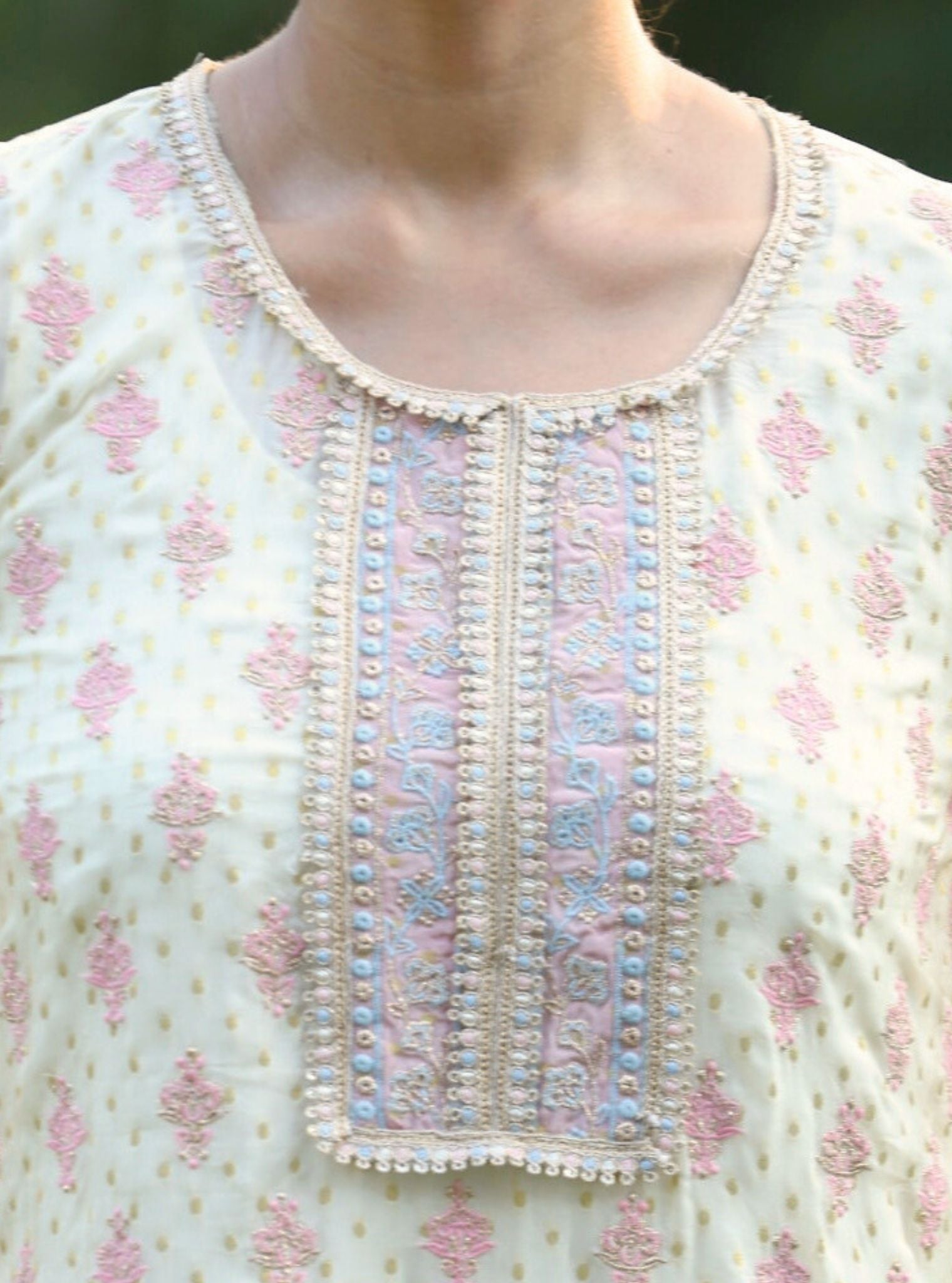 Dhoom Banarsi Off White Kurta Set