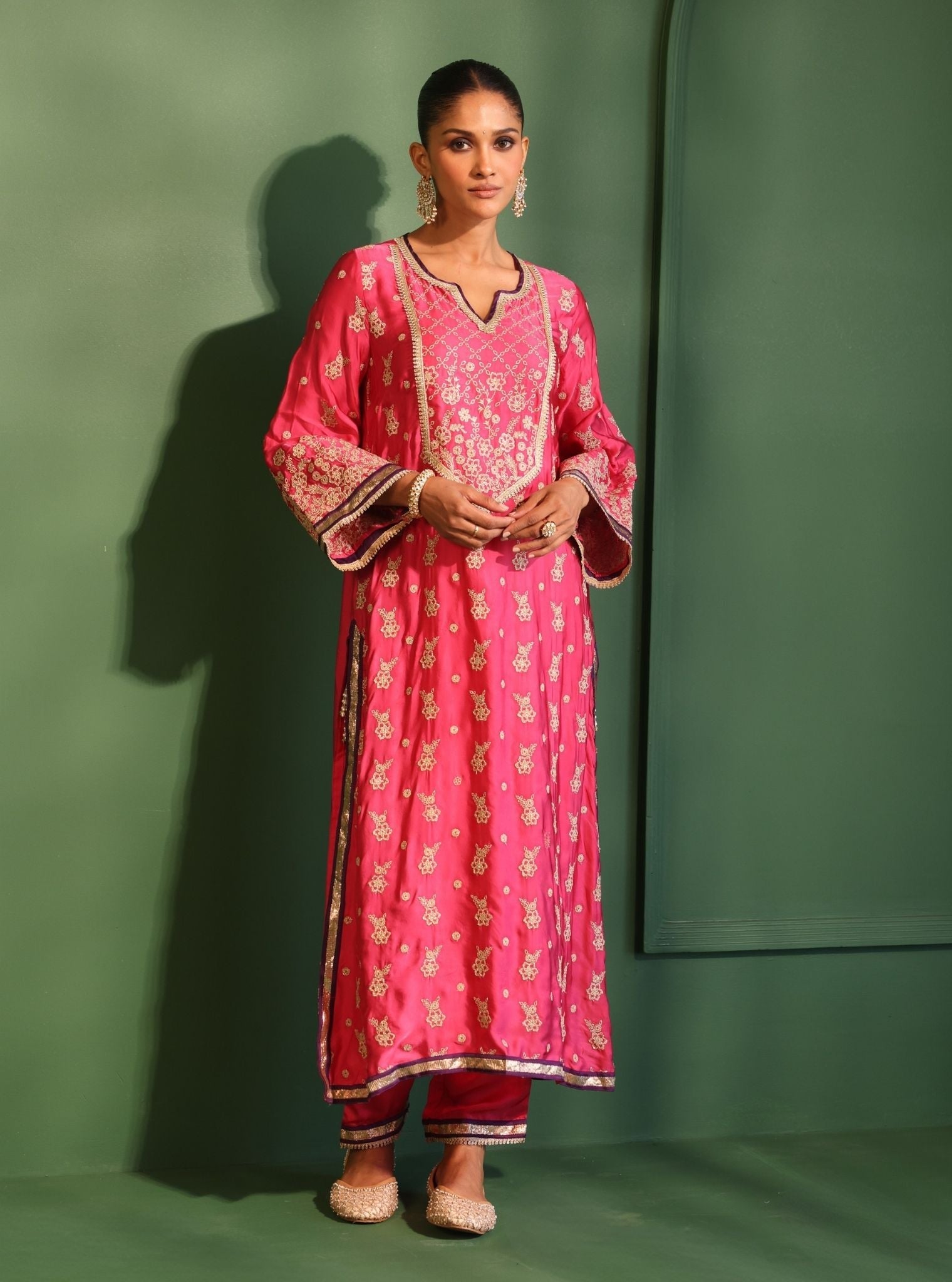 Nazakat Cupro Satin Fuschia Kurta Set
