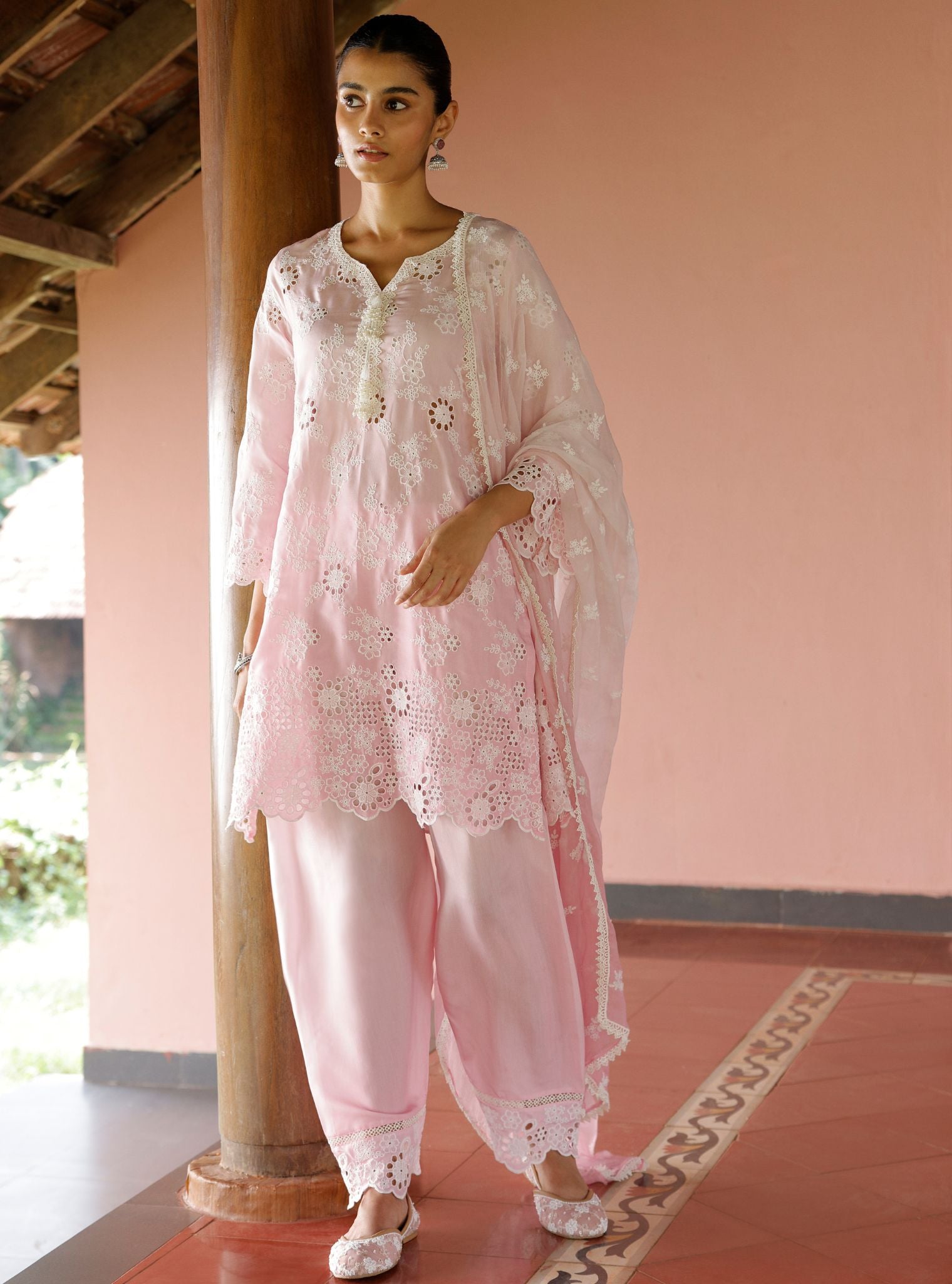 Mulmul Ombre Lawn Jaithra Pink Kurta With Mulmul Ombre Lawn Jaithra Pink Pant