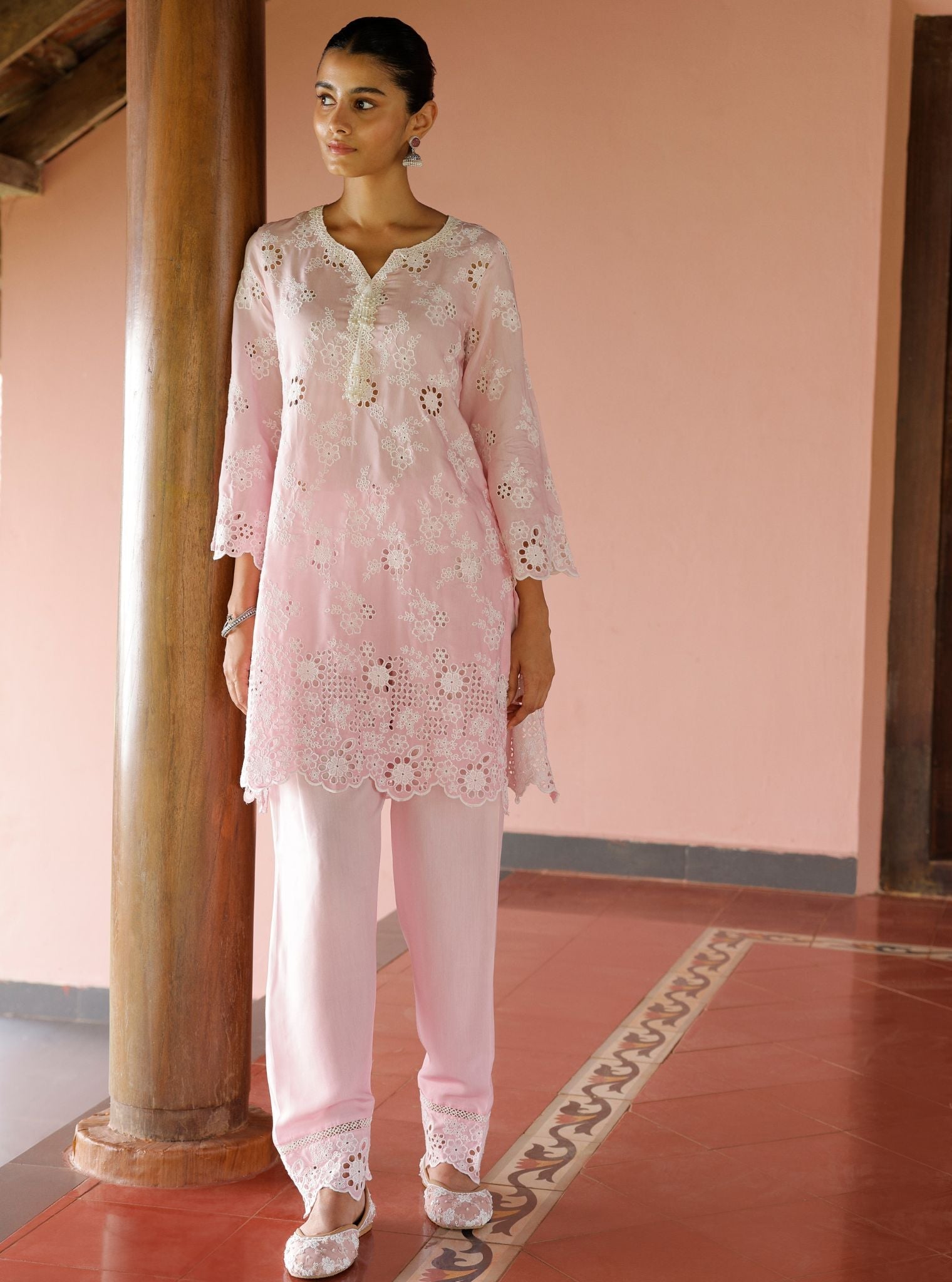 Mulmul Ombre Lawn Jaithra Pink Kurta With Mulmul Ombre Lawn Jaithra Pink Pant