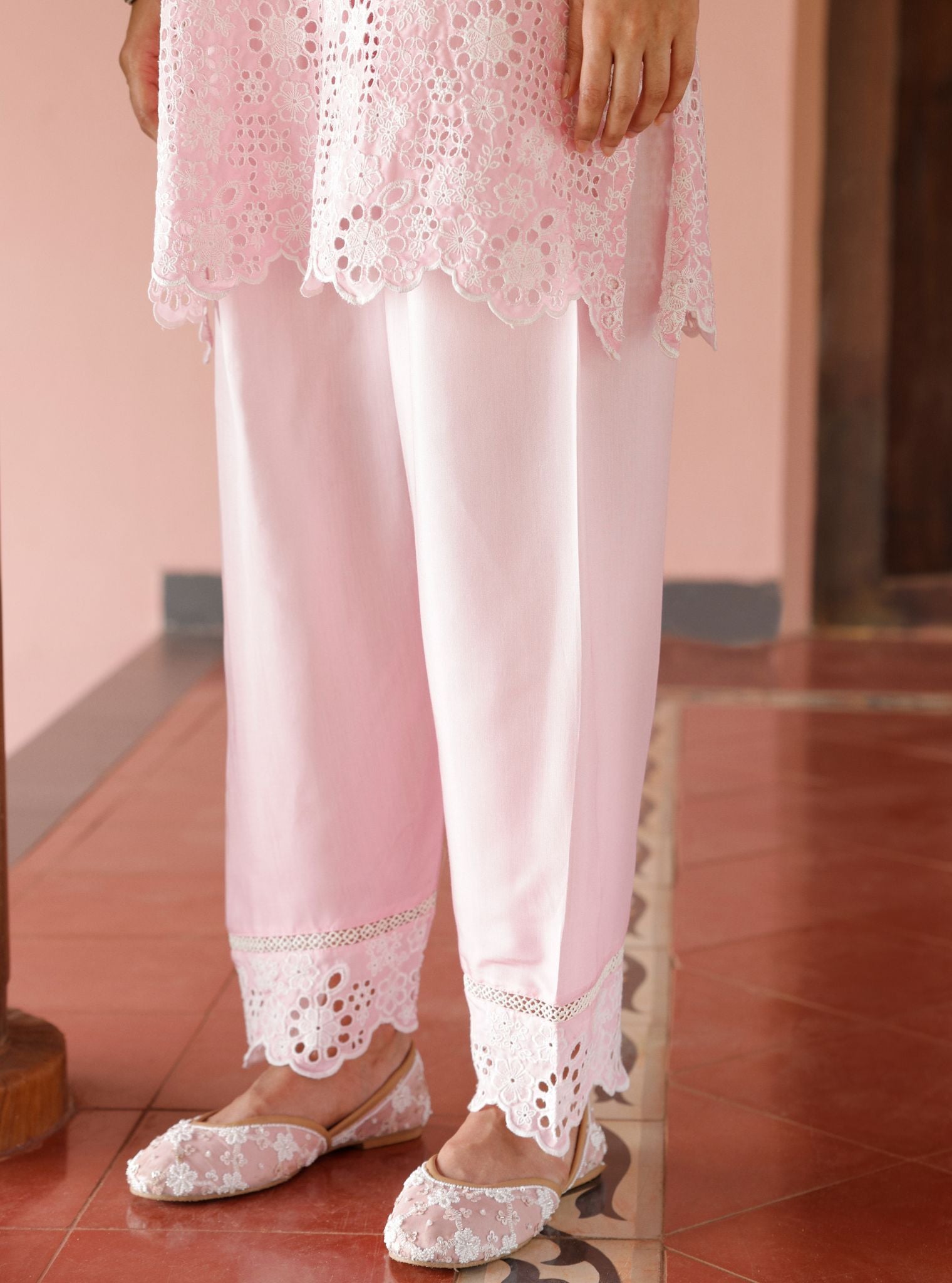 Mulmul Ombre Lawn Jaithra Pink Kurta With Mulmul Ombre Lawn Jaithra Pink Pant