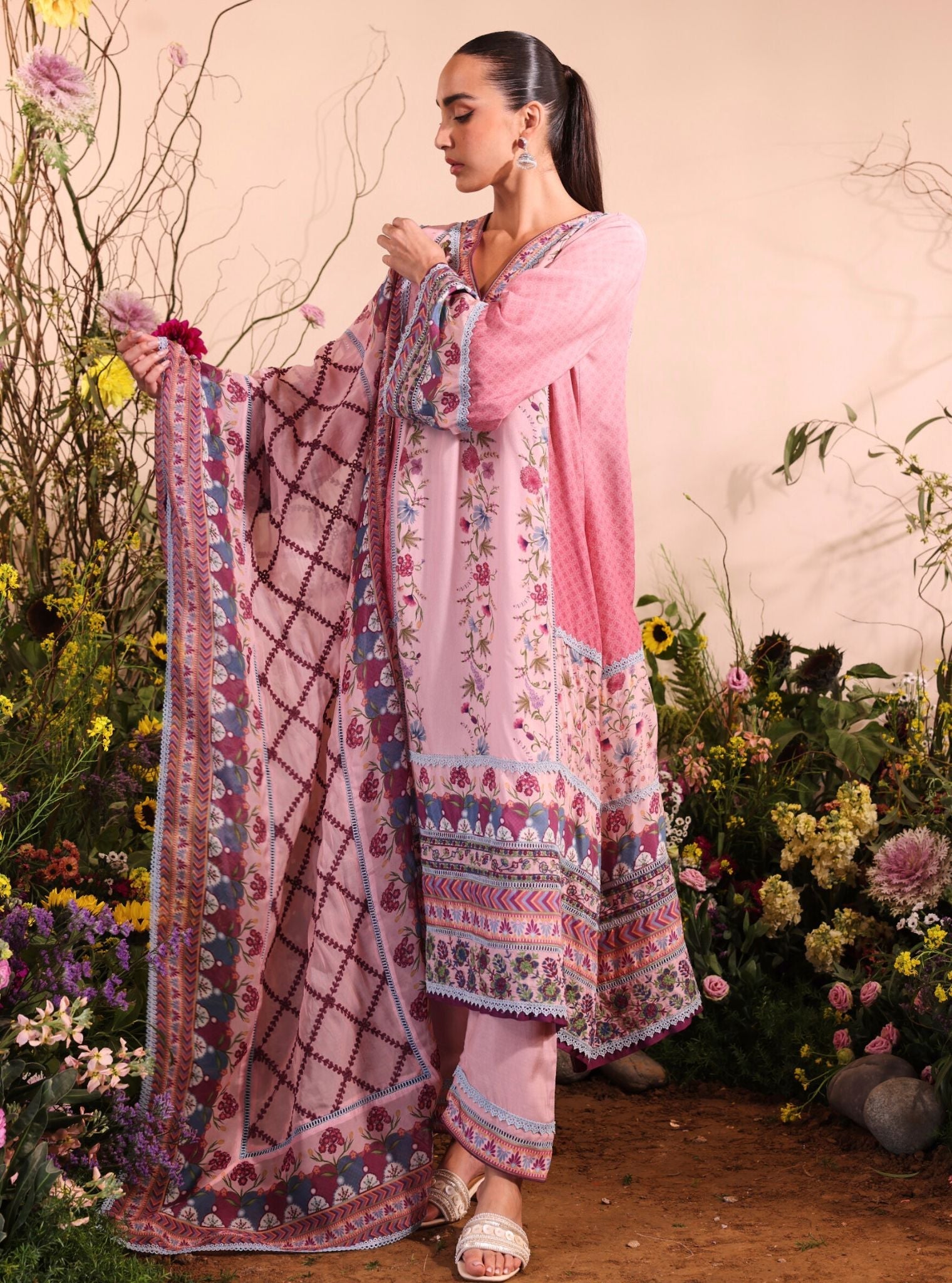 Mulmul Printed Ombre Lawn Yamini Pink Kurta With Mulmul Printed Ombre Lawn Yamini Pink Pant