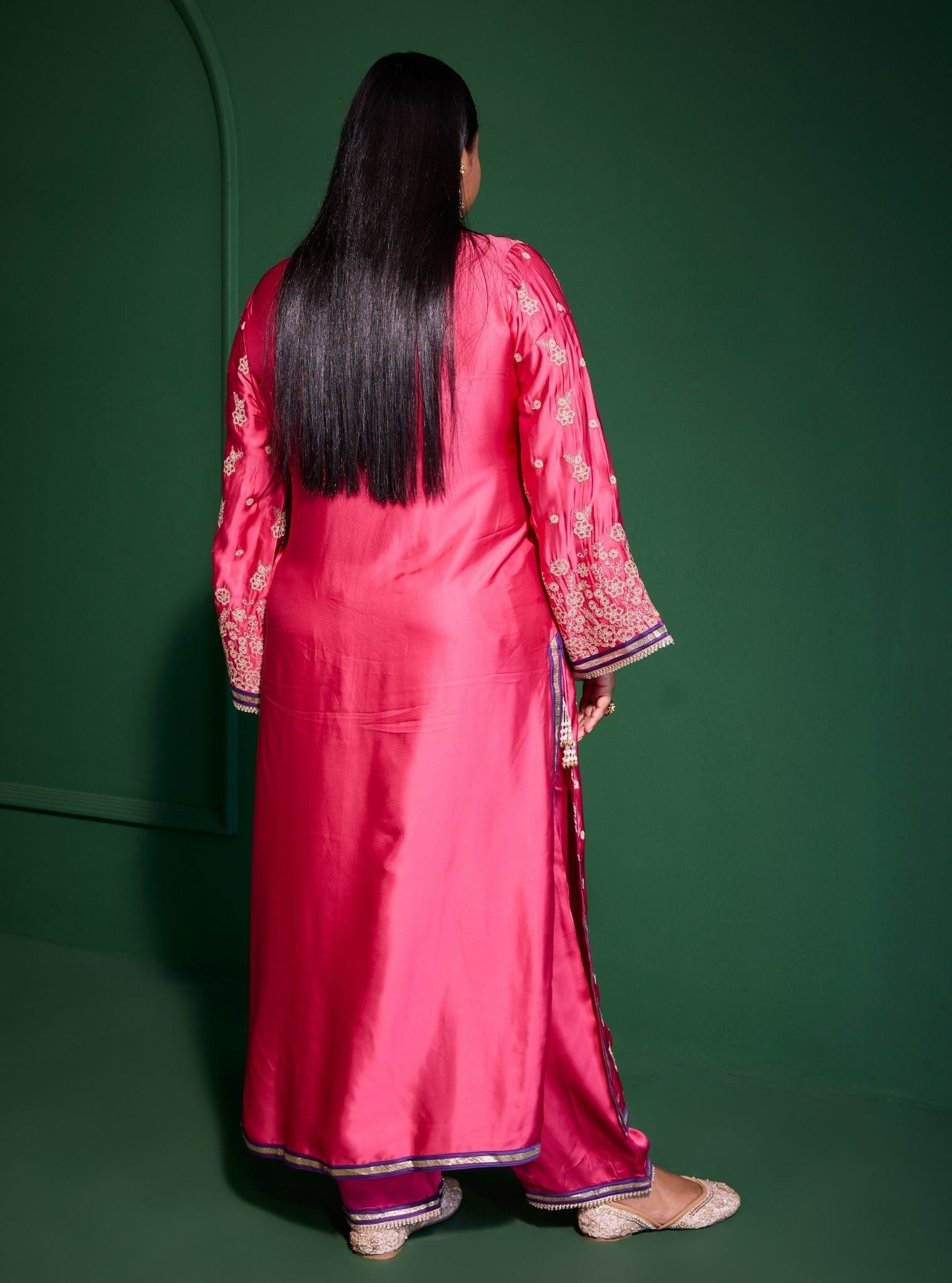 Nazakat Cupro Satin Fuschia Kurta Set