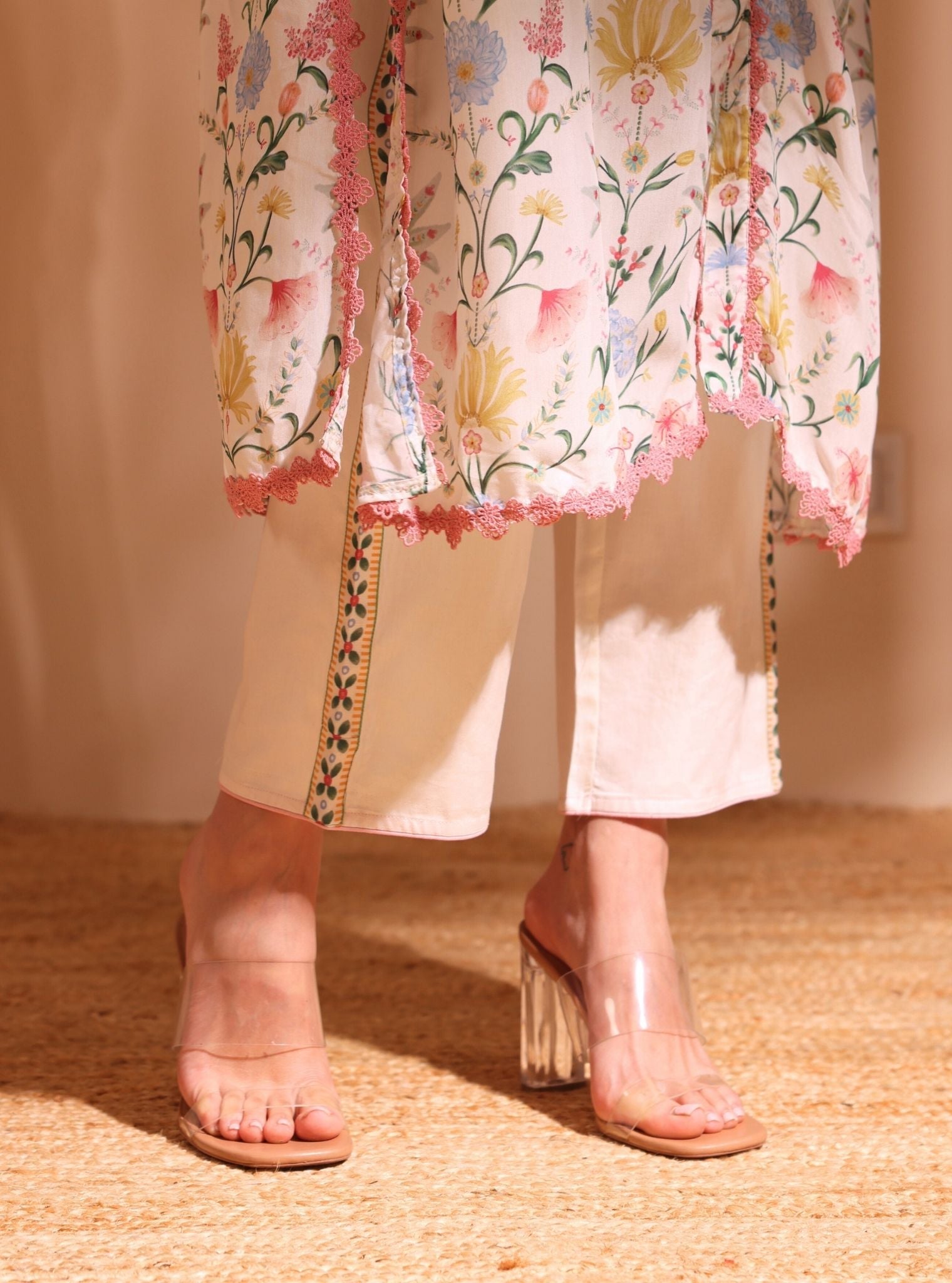 Mulmul Lawn Printed Sene Off White Kurta With Mulmul Lawn Printed Sene Off White Pant