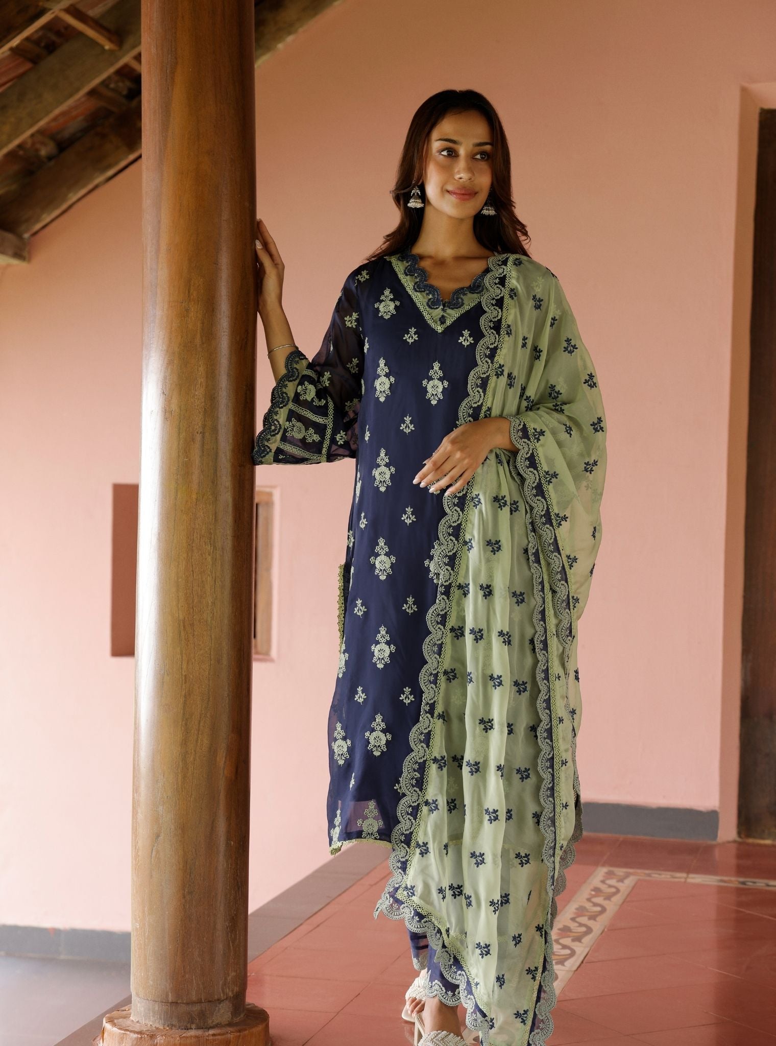 Nain Organza Navy Kurta Set