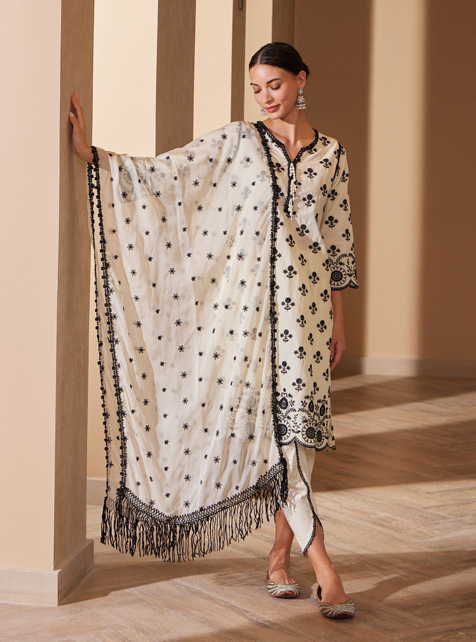 Mulmul Cotton Arpora Off White Kurta With Mulmul Sanemi Dhoti Pant