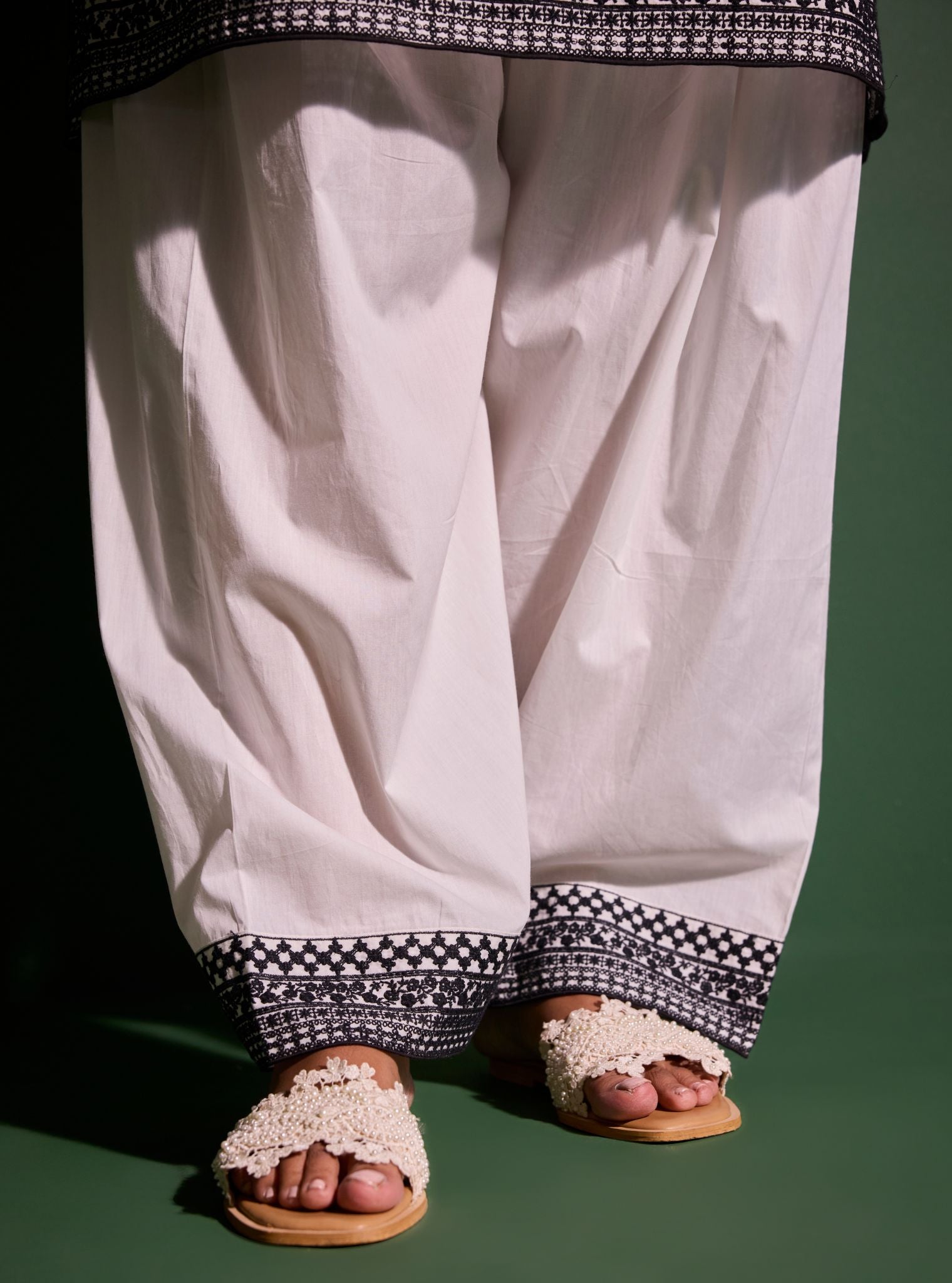 Mulmul Cotton Sree Off White Kurta With Mulmul Cotton Sree Off White Salwar