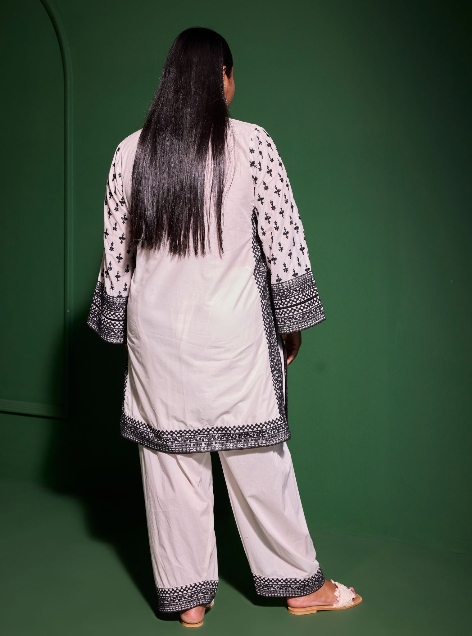 Mulmul Cotton Sree Off White Kurta With Mulmul Cotton Sree Off White Salwar