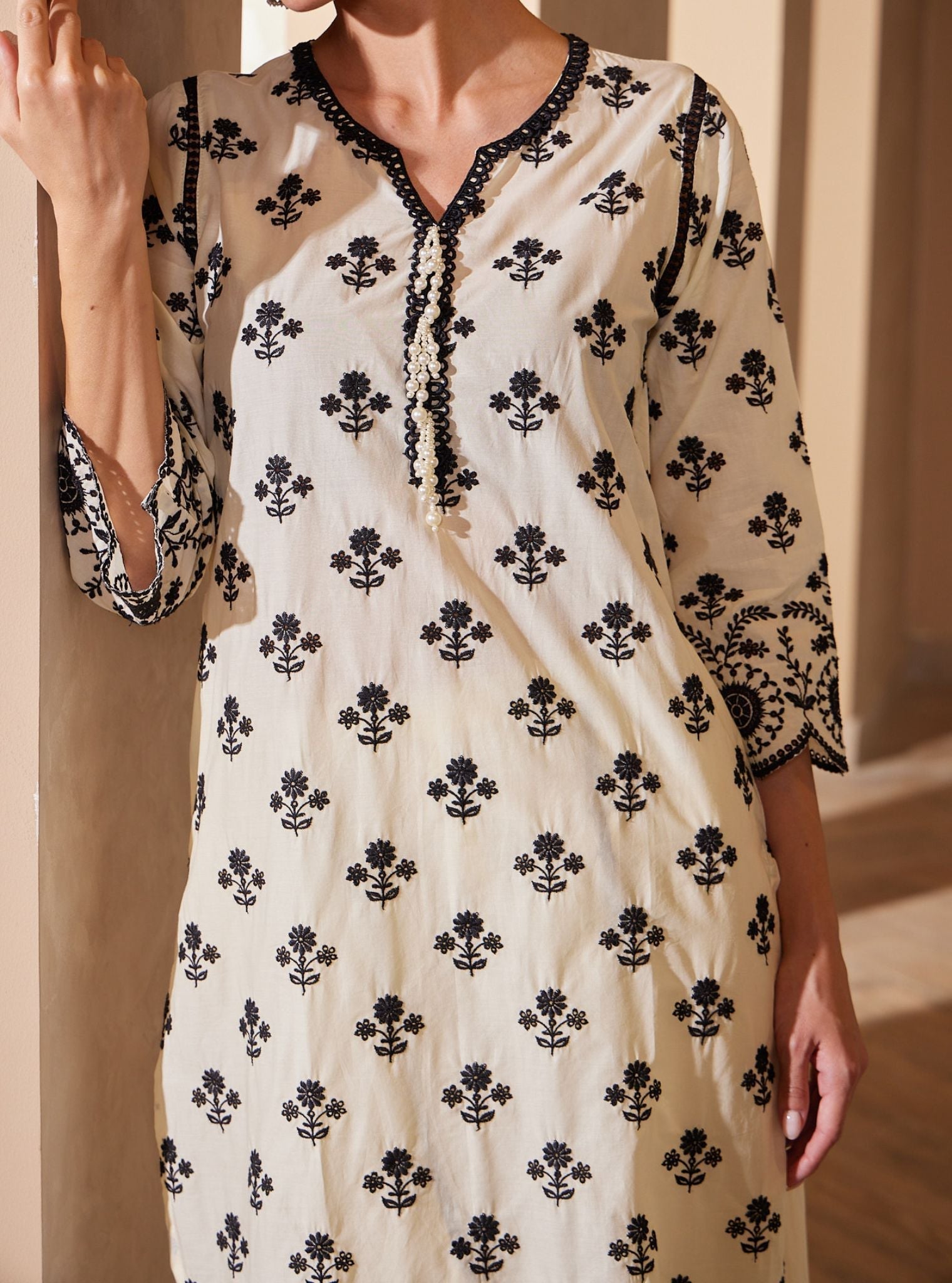 Mulmul Cotton Arpora Off White Kurta With Mulmul Sanemi Dhoti Pant