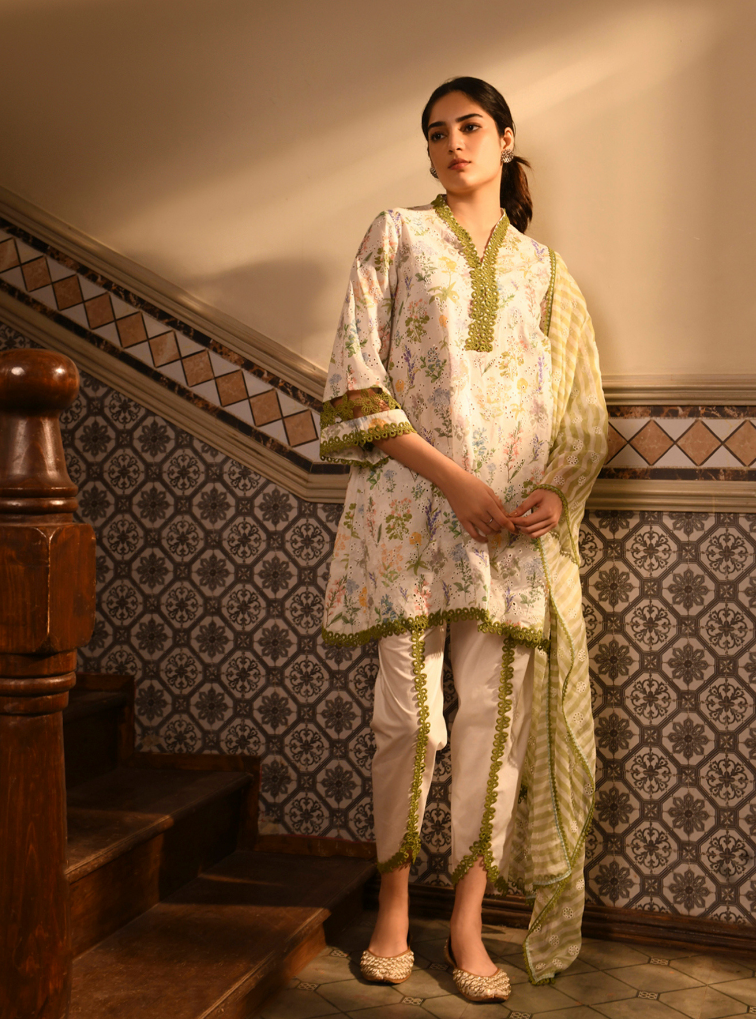 Mulmul Cotton Narika White Printed Kurta With Mulmul Cotton Narika White Pant