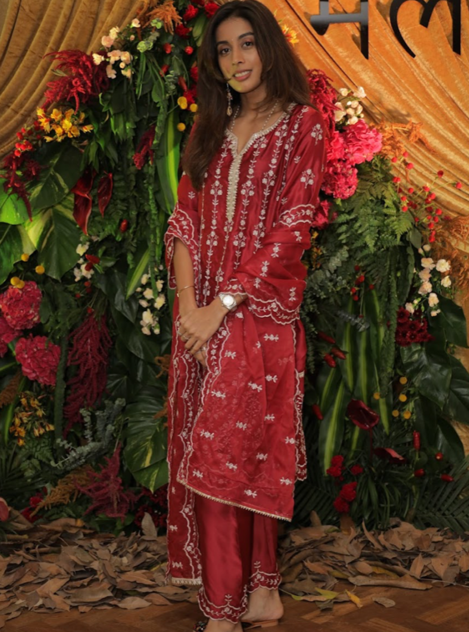 Mulmul Cupro Satin Tasanee Red Kurta With Mulmul Cupro Satin Tasanee Red Pant