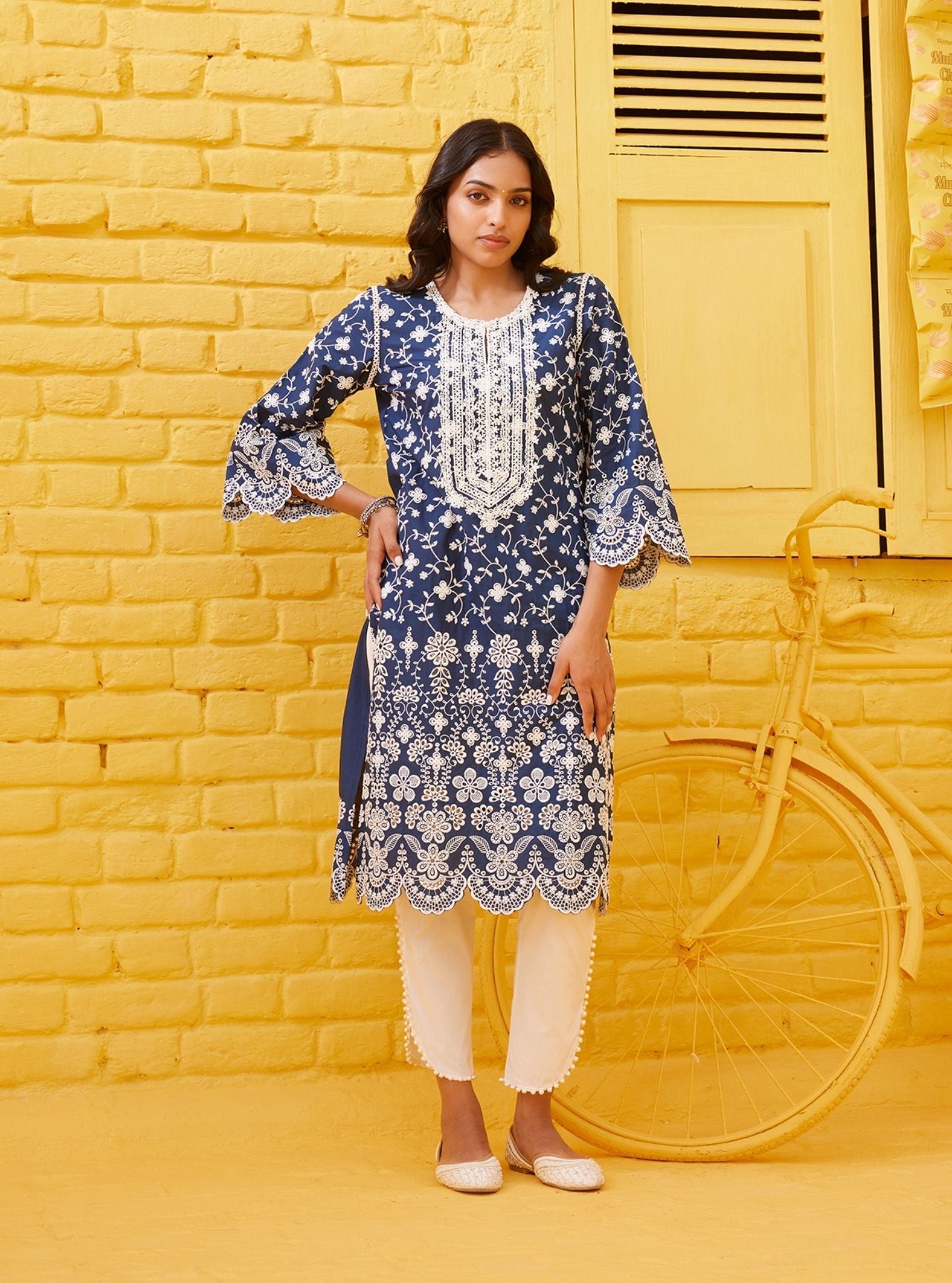 Mulmul Cotton Gauri Navy Kurta With Mulmul Cotton Kriya White Pant