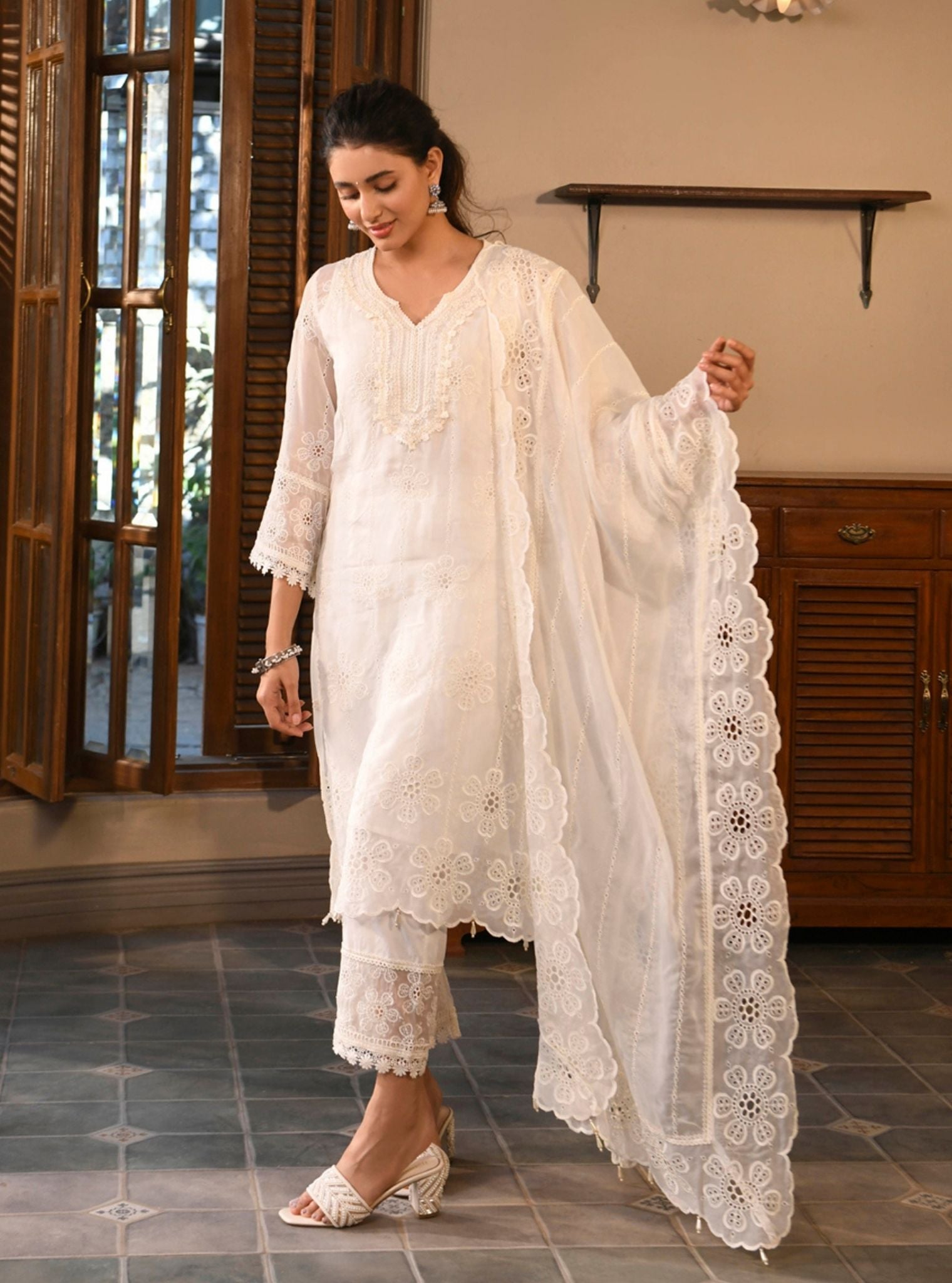 Mulmul Organza Bita White Kurta With Mulmul Cotton Bita White Pant