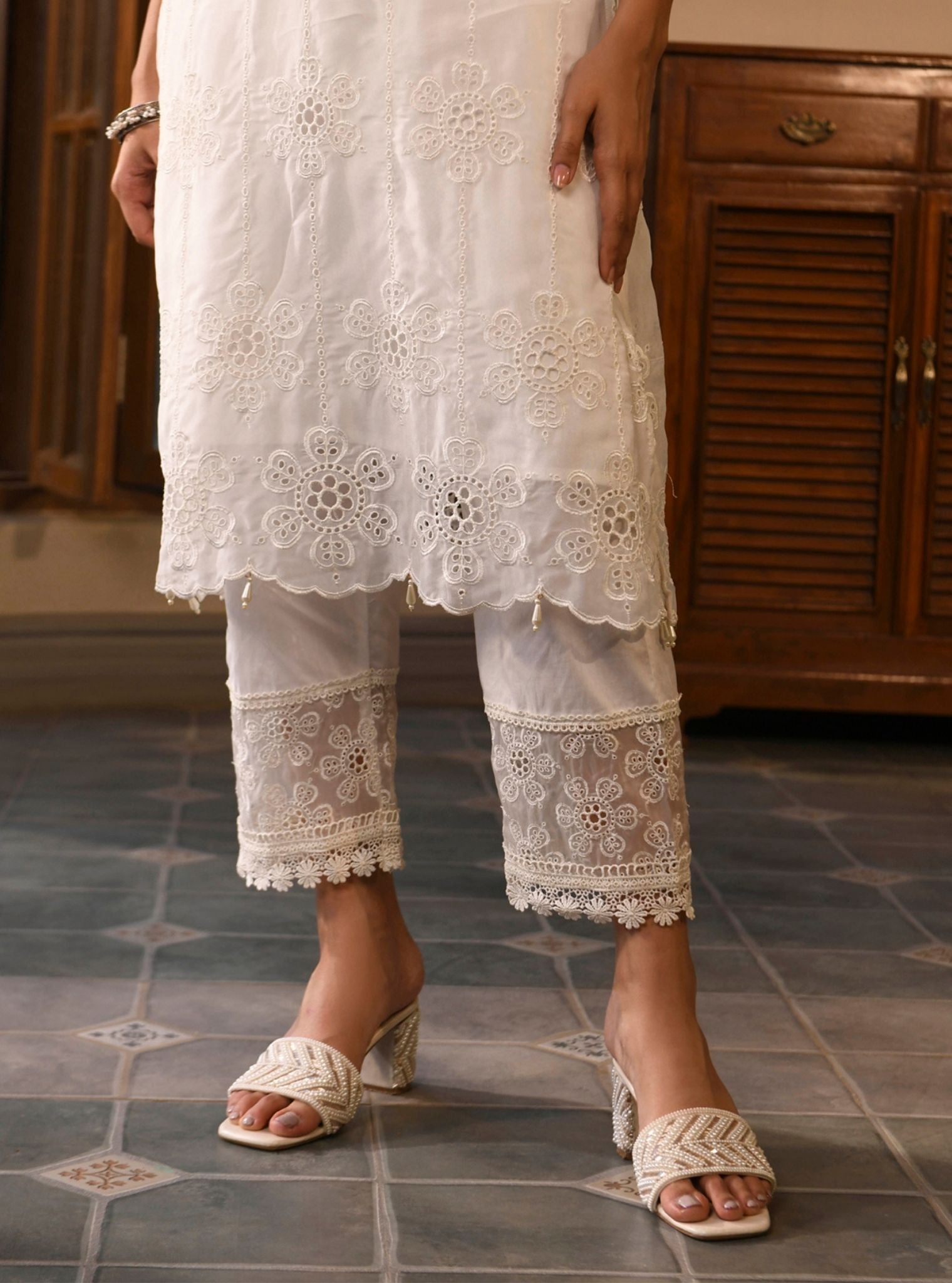 Mulmul Organza Bita White Kurta With Mulmul Cotton Bita White Pant