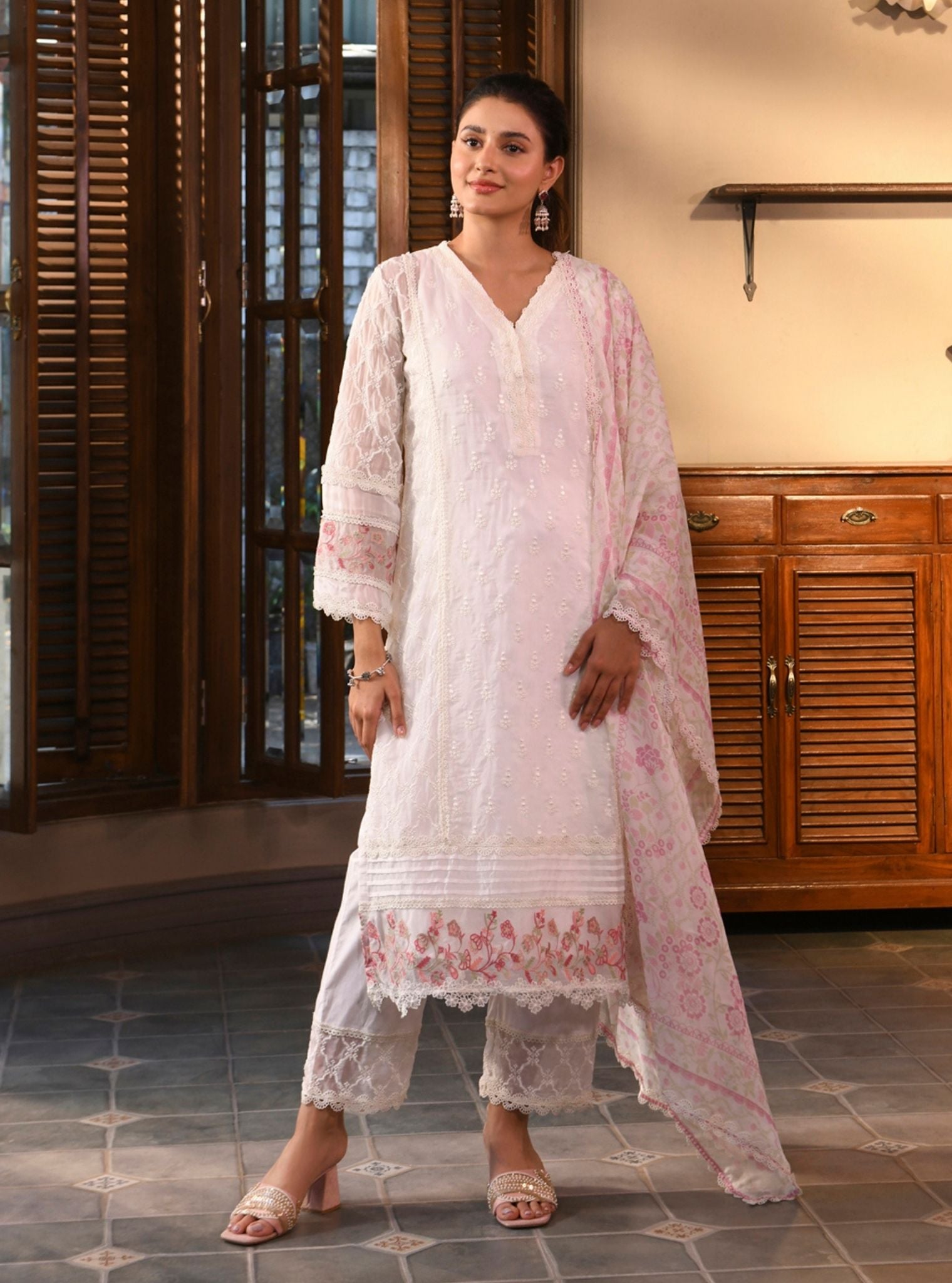 Mulmul Organza Cyra White Kurta With Mulmul Cotton Cyra White Pant