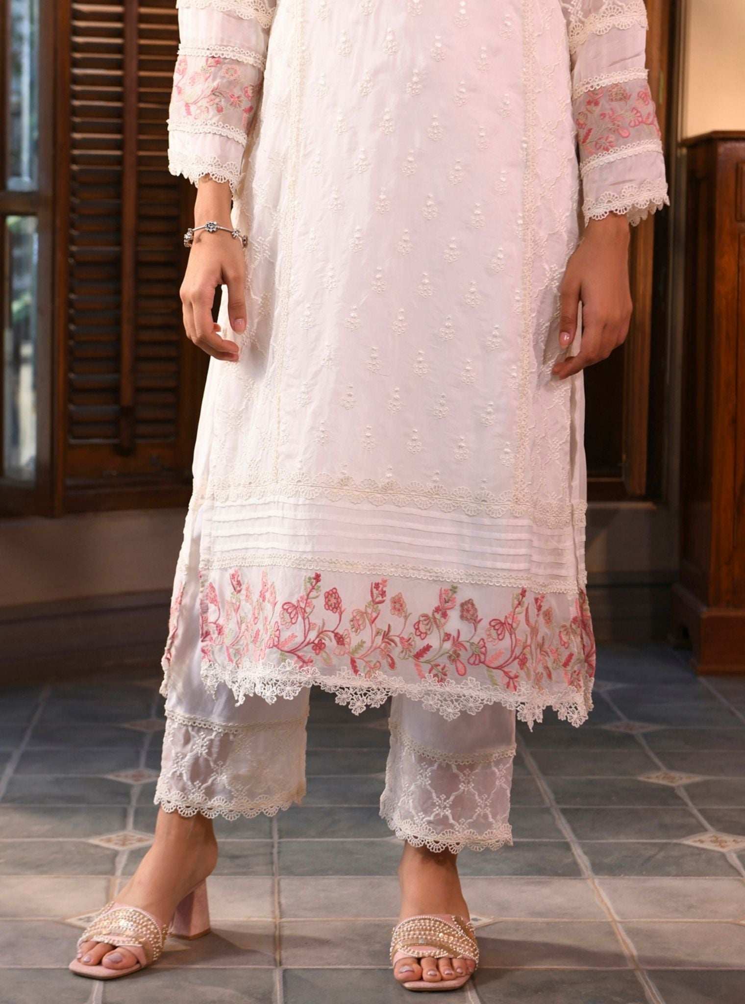 Mulmul Organza Cyra White Kurta With Mulmul Cotton Cyra White Pant