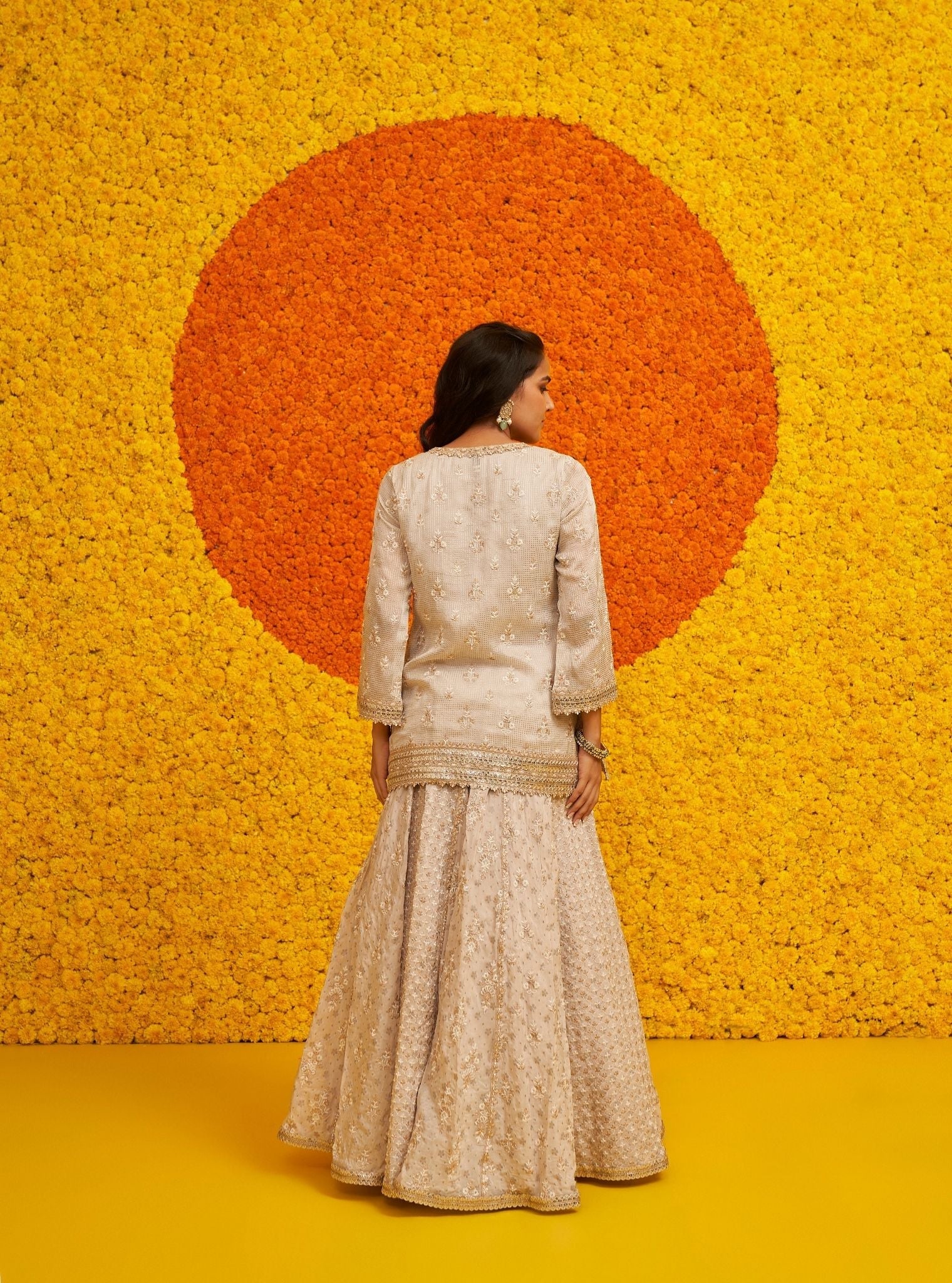 Mulmul Banarsi Nazariya Off White Kurta With Mulmul Banarsi Nazariya Off White Lehenga