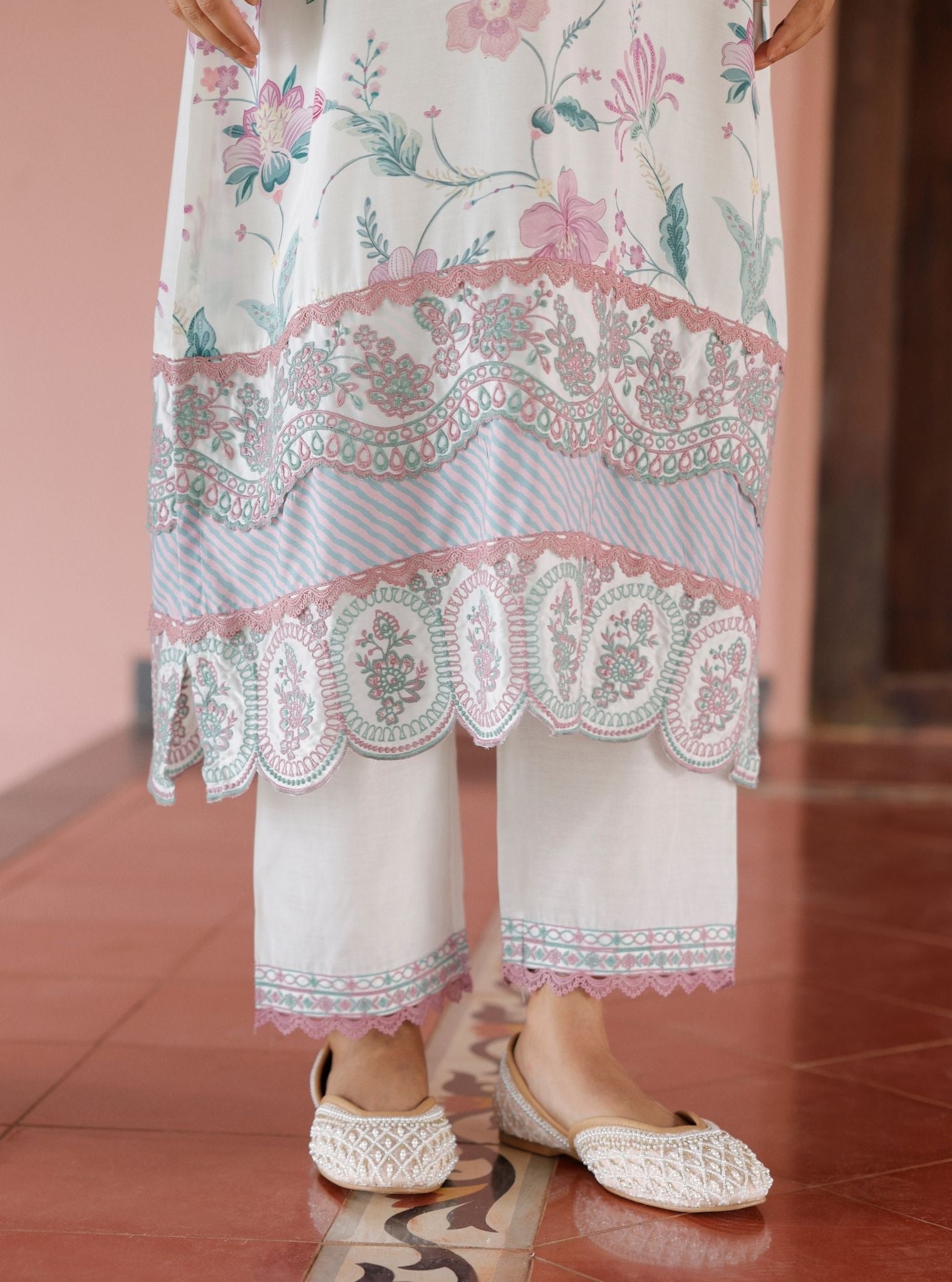 Mulmul Lawn Printed Rohi Off White Kurta With Mulmul Lawn Printed Rohi Off White Pant