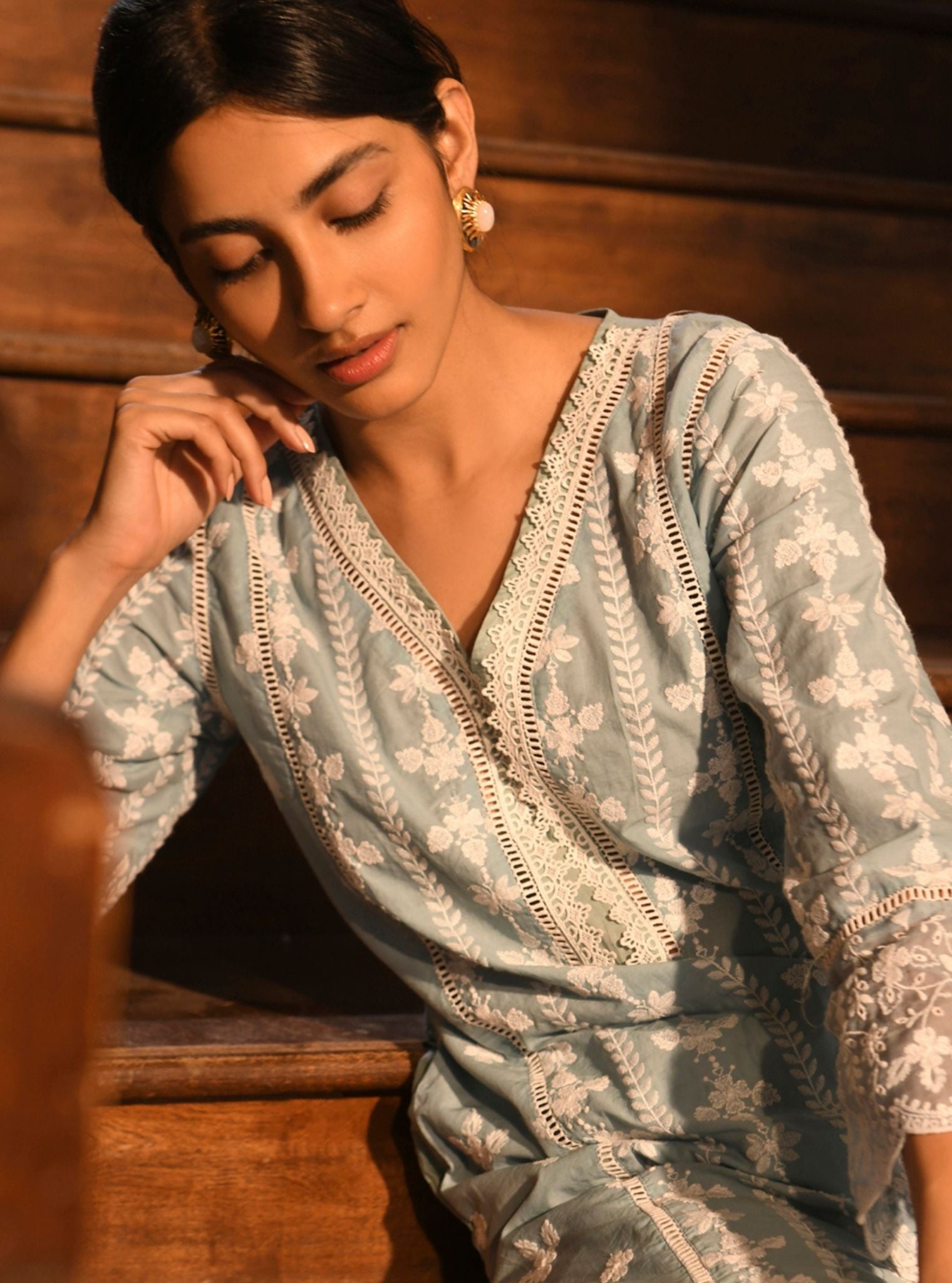 Mulmul Cotton Arpina Blue Kurta With Mulmul Cotton Floral Chemical Lace White Pant