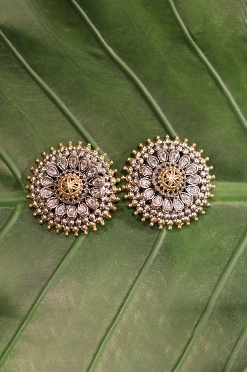 Hema Studs