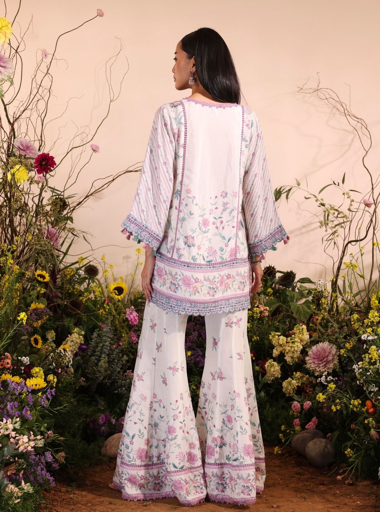 Mulmul Lawn Printed Miran White Kurta With Mulmul Lawn Printed Miran White Garara