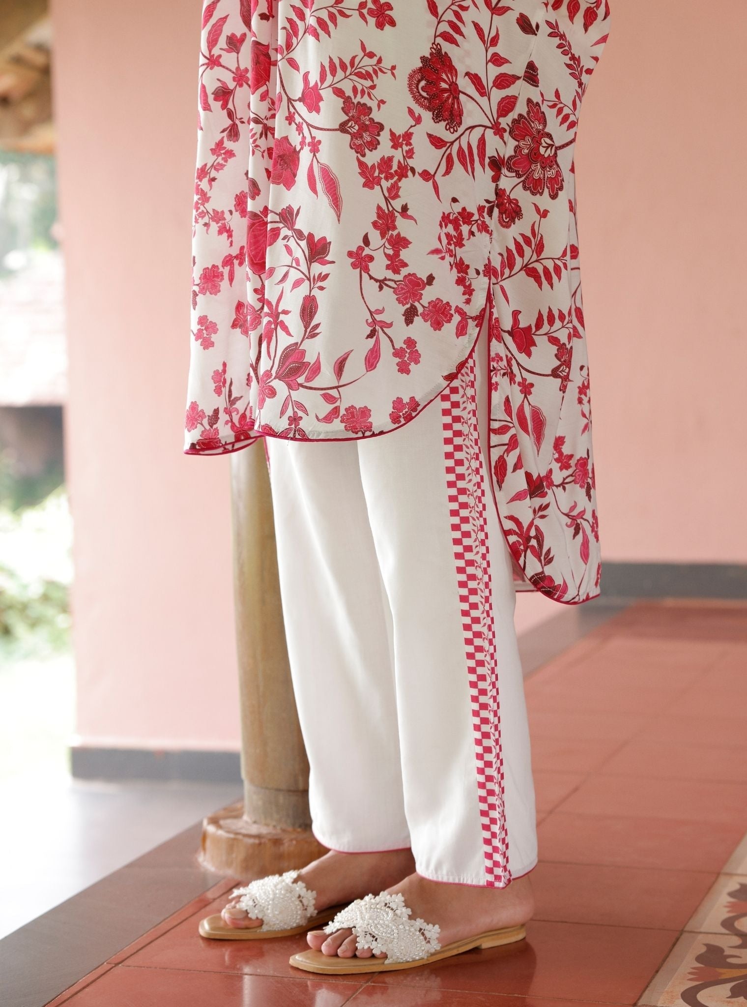 Mulmul Lawn Printed Marius White/Fuschia Kurta With Mulmul Lawn Printed Marius White/Fuschia Pant