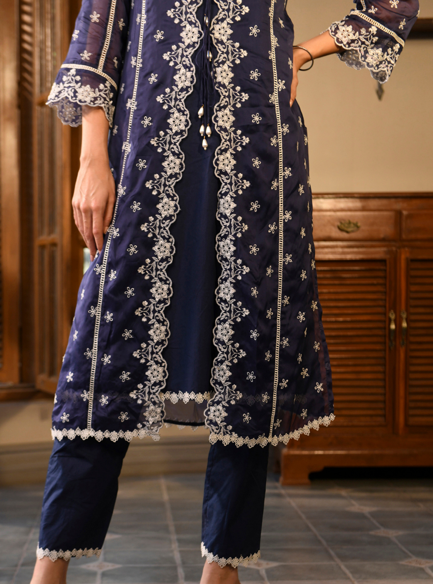 Mulmul Organza Paheli Navy Kurta With Mulmul Cotton Paheli Navy Pant