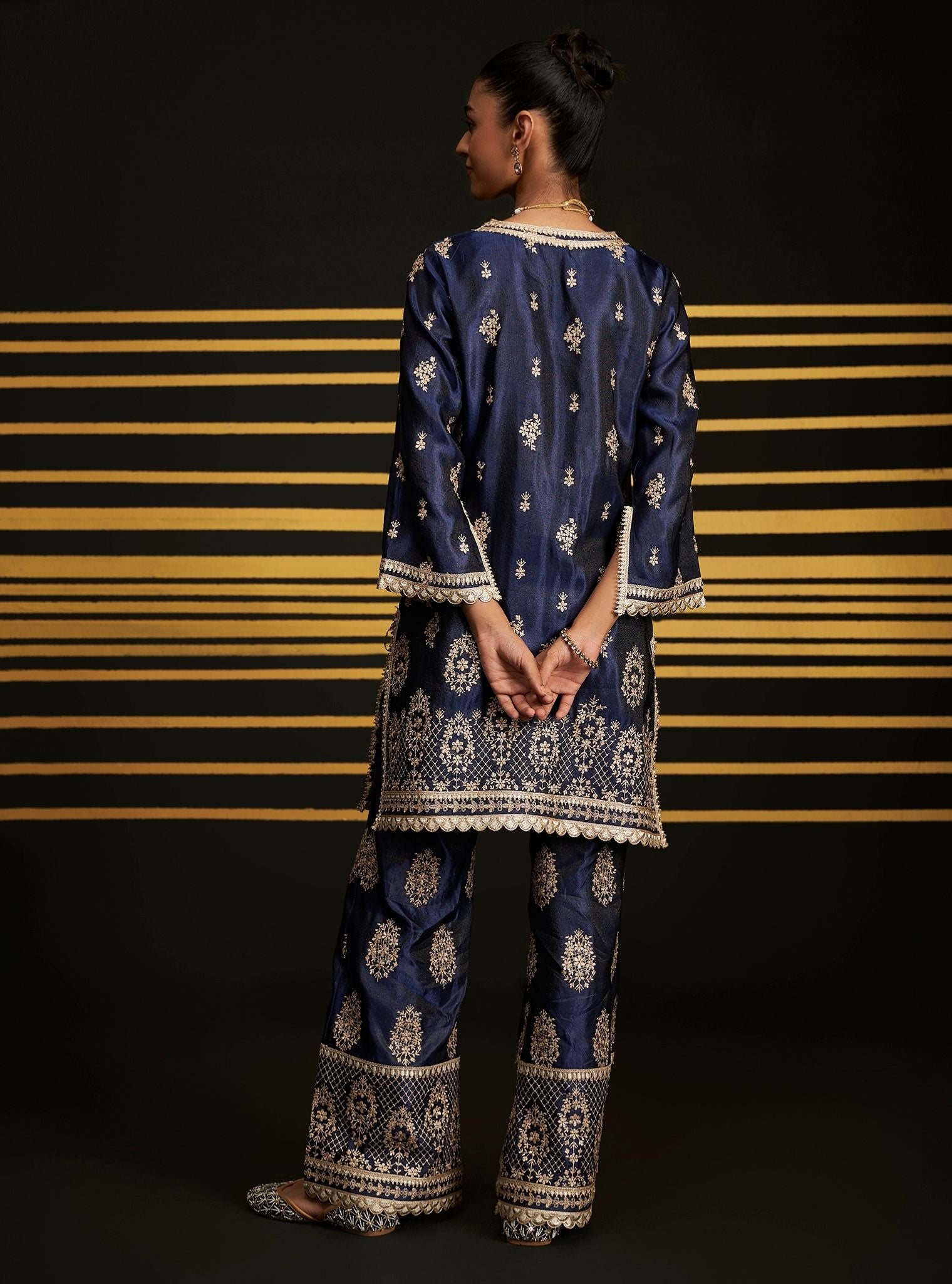 Mulmul Tissue Linen Satin Vaari Navy Kurta With Mulmul Tissue Linen Satin Vaari Navy Pant