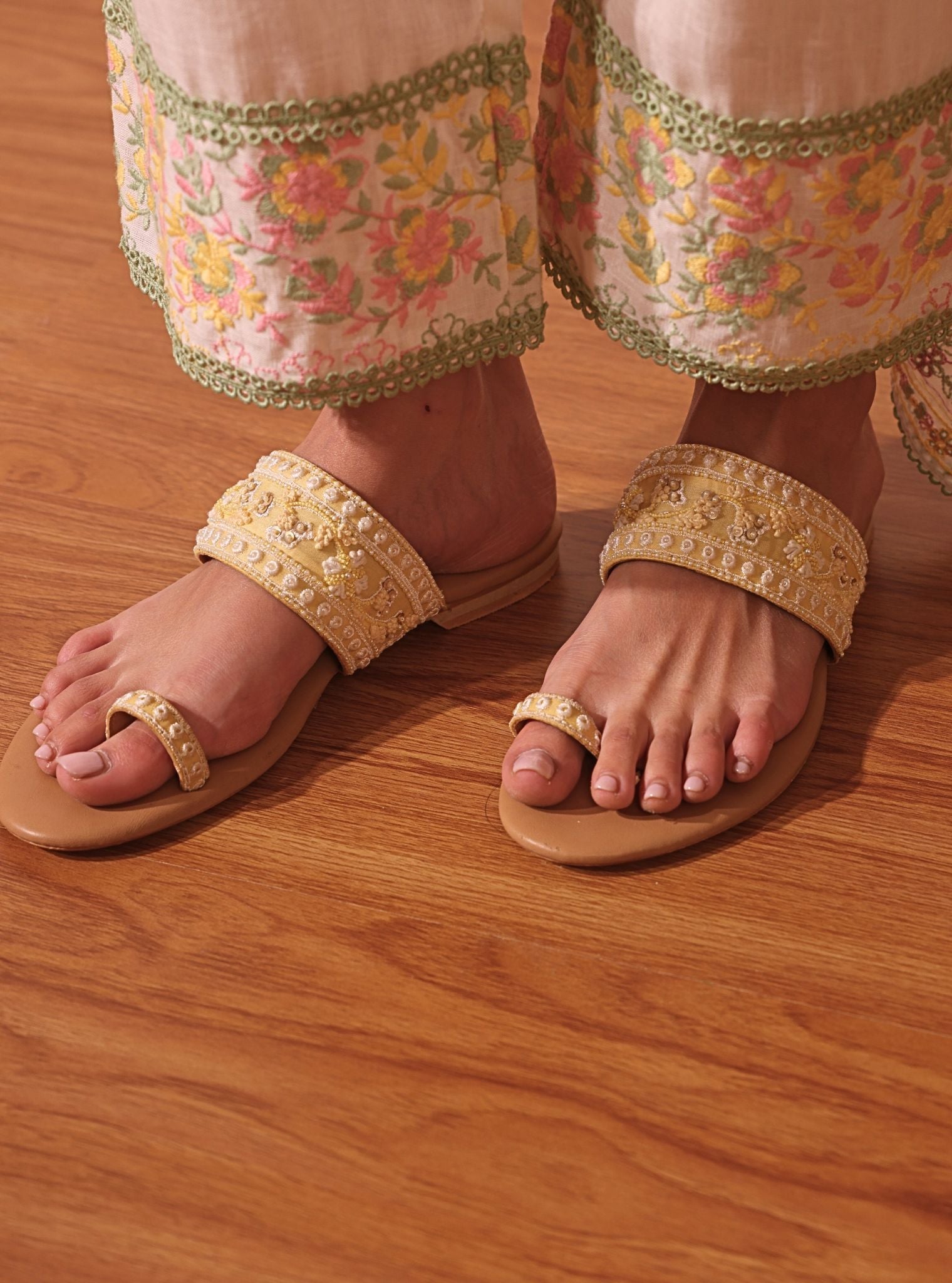 Mulmul Uroob Yellow Vegan Kohlapuri Flats
