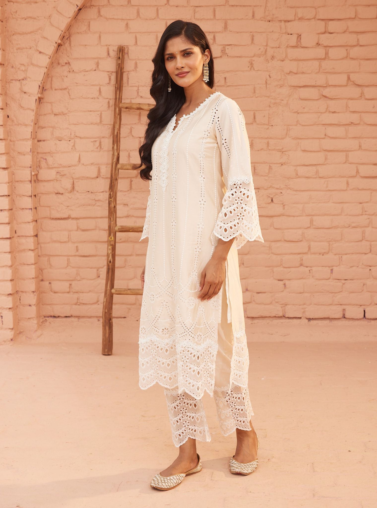 Mulmul Pima Vachi Off White Kurta with Mulmul Pima Vachi Off White Pant