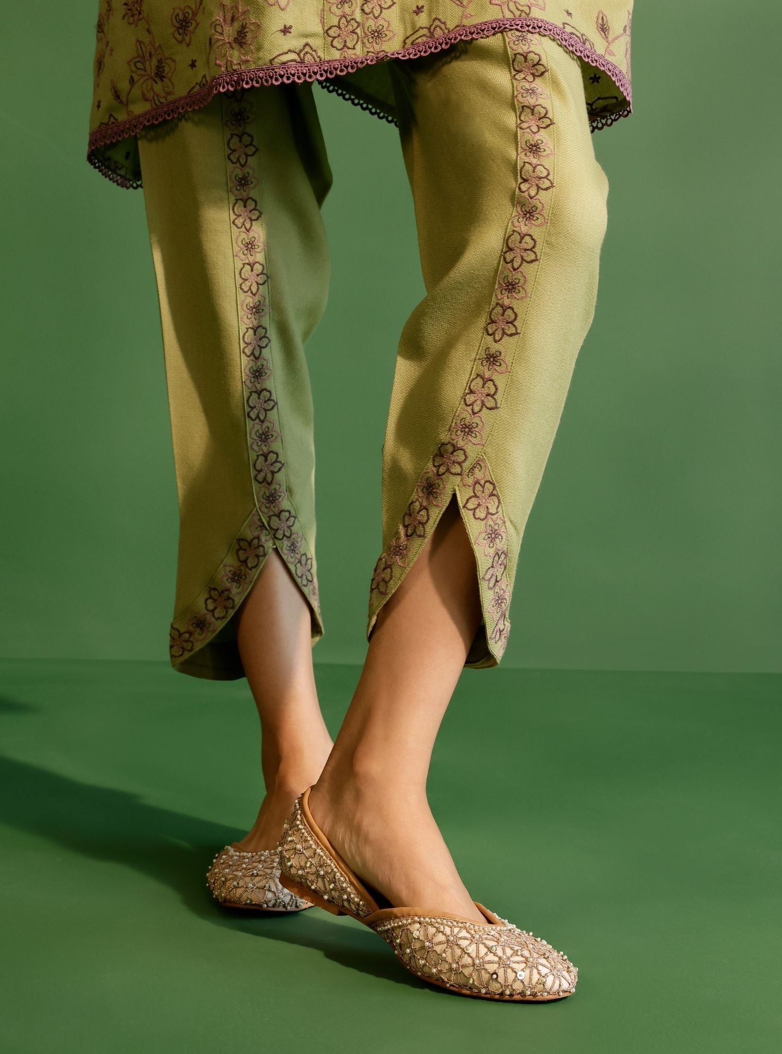 Mulmul Wool Ellis Green Kurta With Mulmul Wool Ellis Green Pant