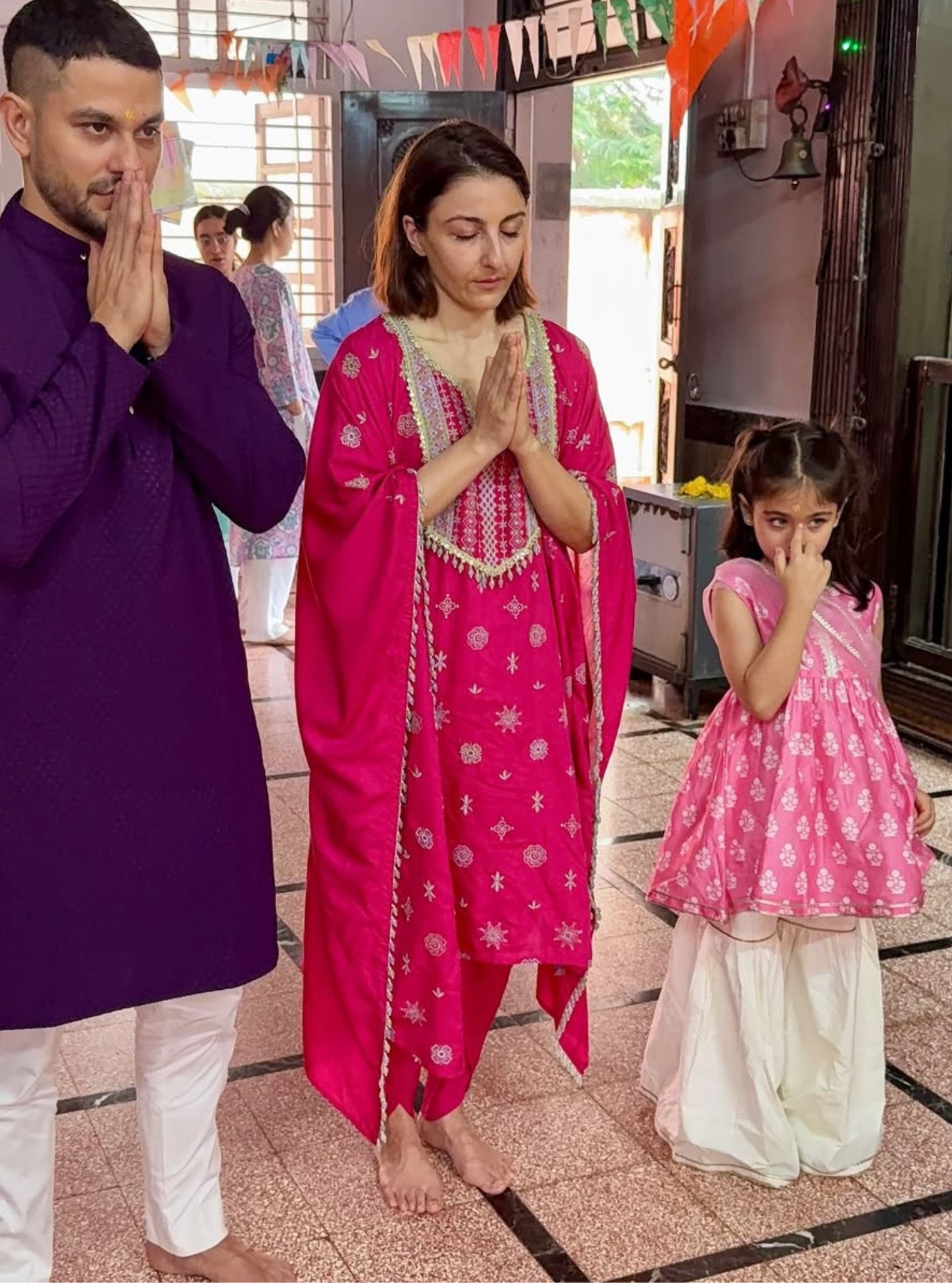 Dovira Lawn Fuschia Kaftan Set