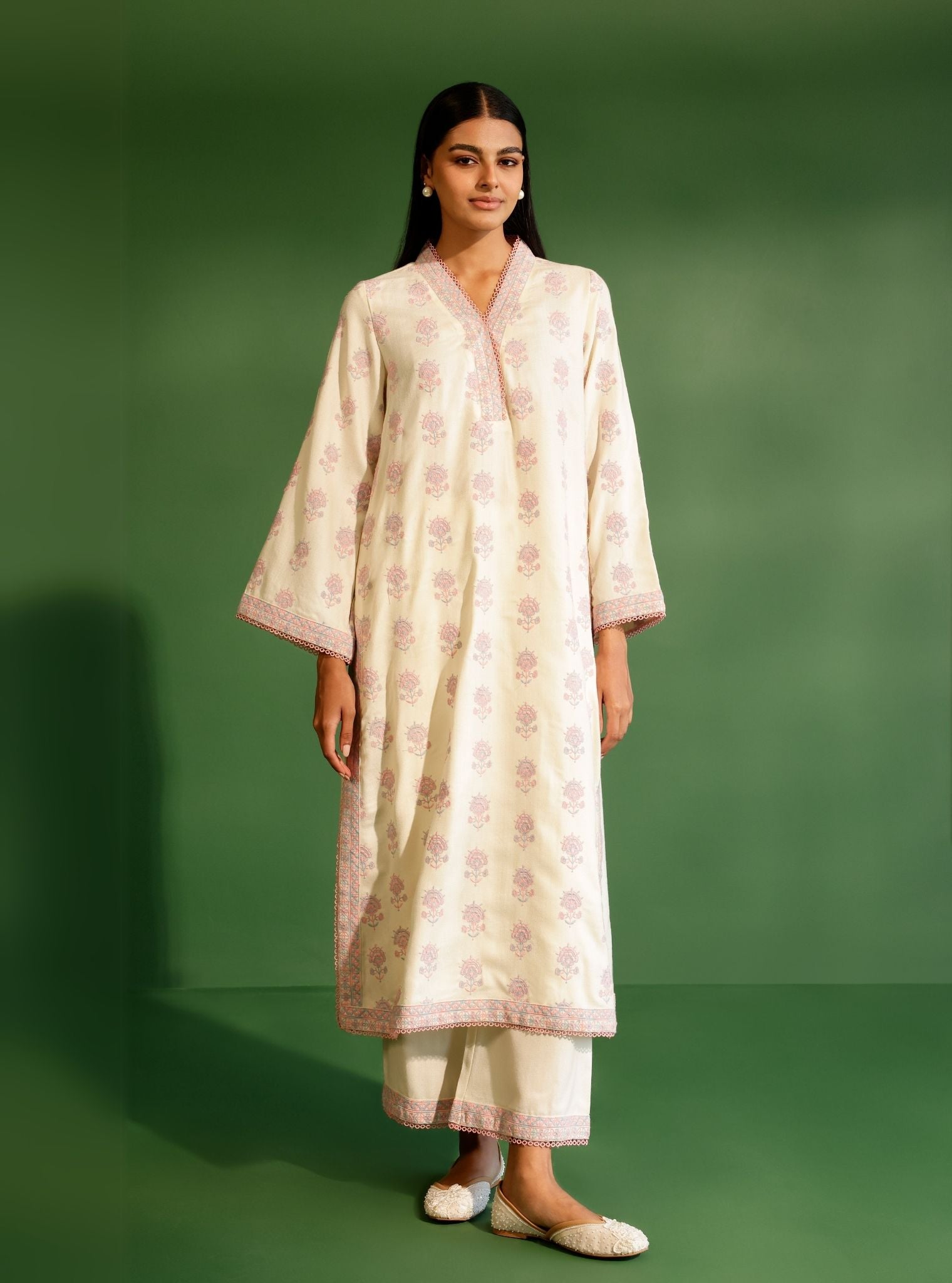 Mulmul Wool Harlow Off White Kurta With Mulmul Wool Harlow Off White Pant