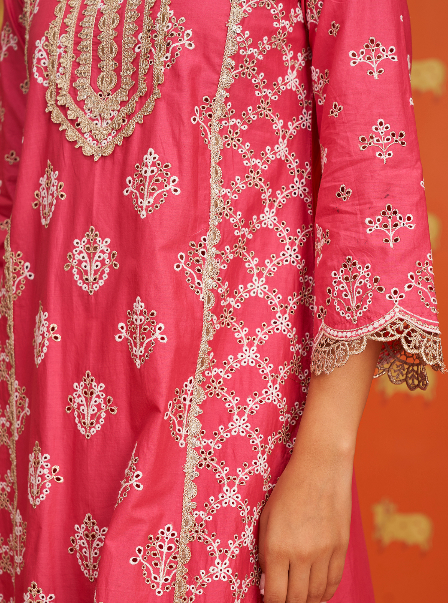 Mulmul Cotton Itsara Fuschia Kurta With Mulmul Cotton Itsara Fuschia Pant