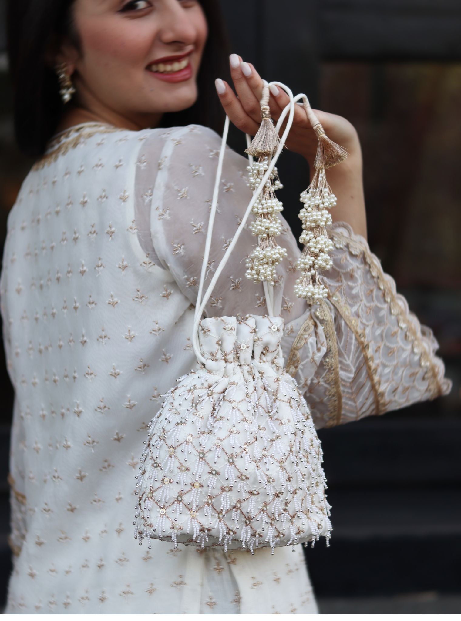 Mulmul Seerat White Potli Bag