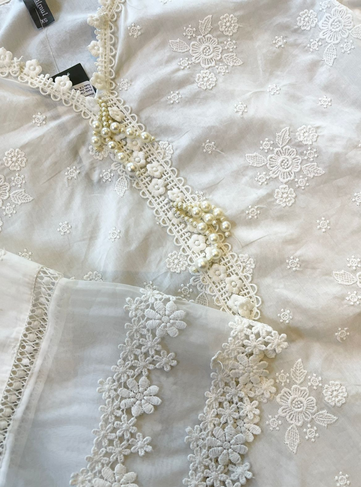 Mulmul Cotton Emmie White Kurta With Mulmul Cotton Diagonal Lace???ÿPants