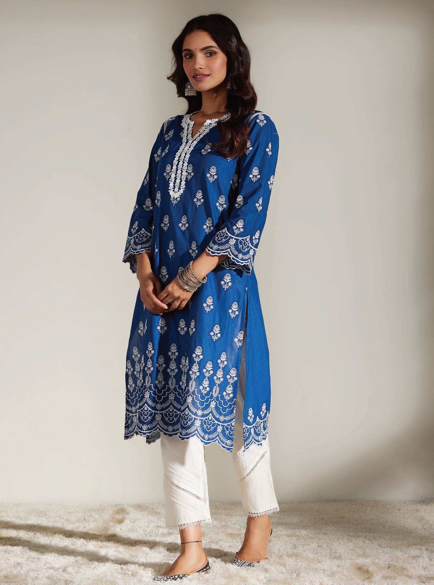 Mulmul Cotton Keily Navy Kurta With Mulmul Cotton Diagonal Pintuck White Pant