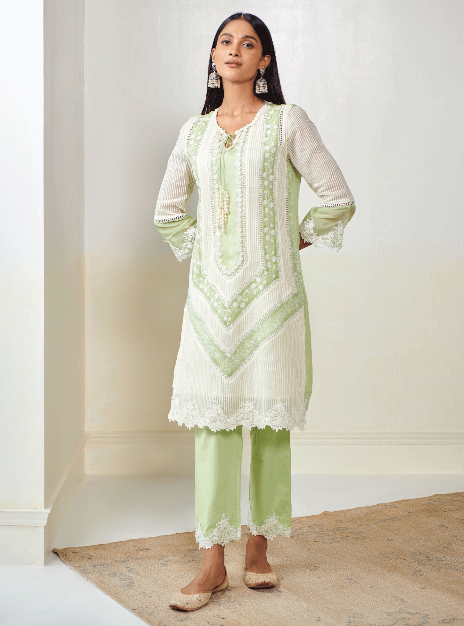 Mulmul Organza Gillian Green Kurta With Cotton Gillian Green Pant