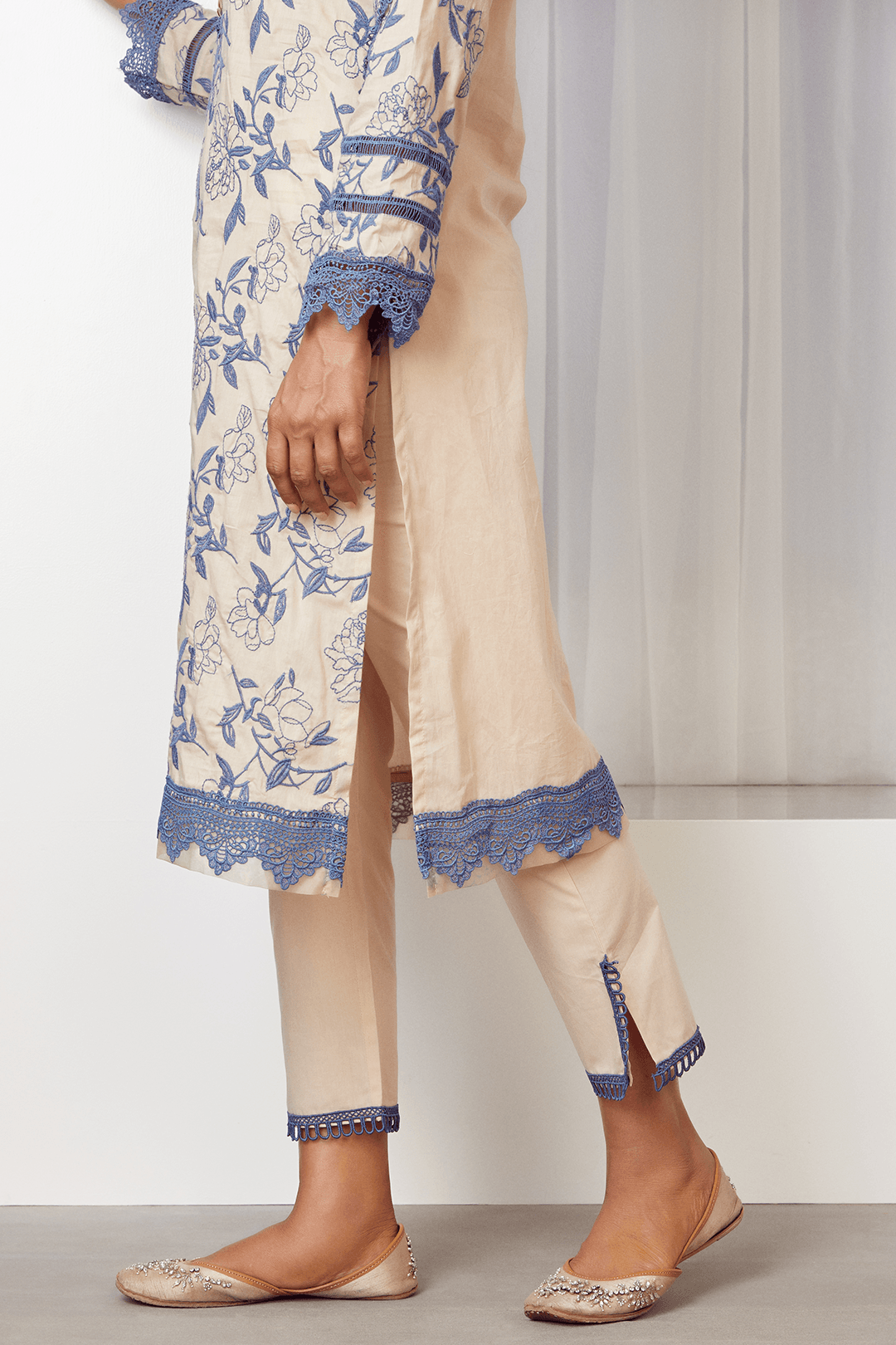 Mulmul Cotton Bianca Kurta With Silt Pyajama