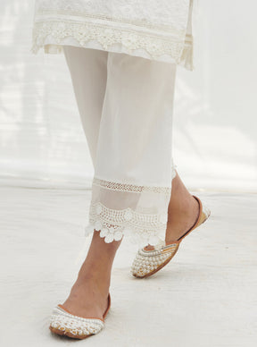Mulmul Cotton Codli White Kurta With Mulmul Cotton Floral Lace Flared White Pant