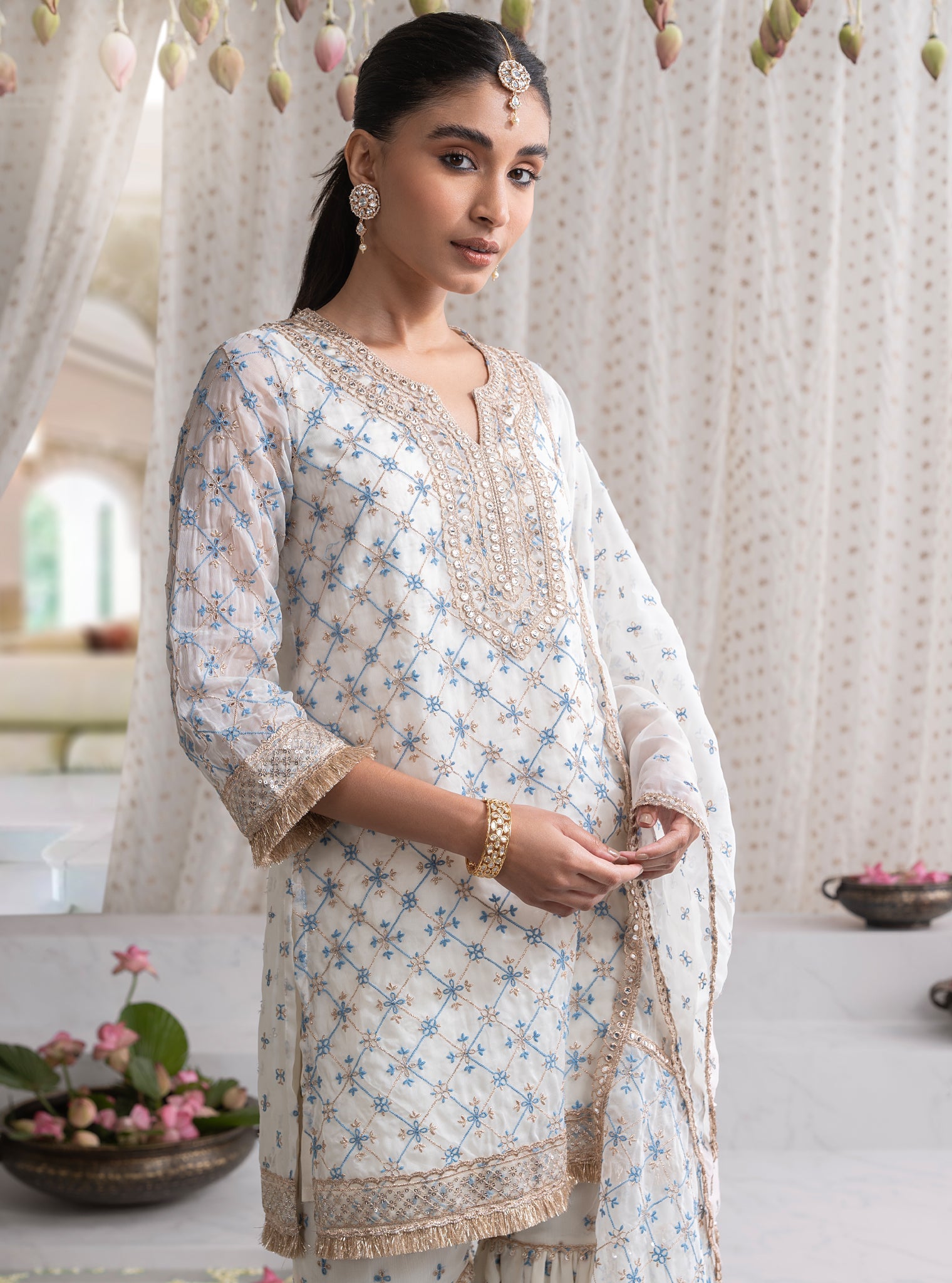 Mulmul Organza Makhna Off White Kurta With Mulmul Chiffon Makhna Off White Garara