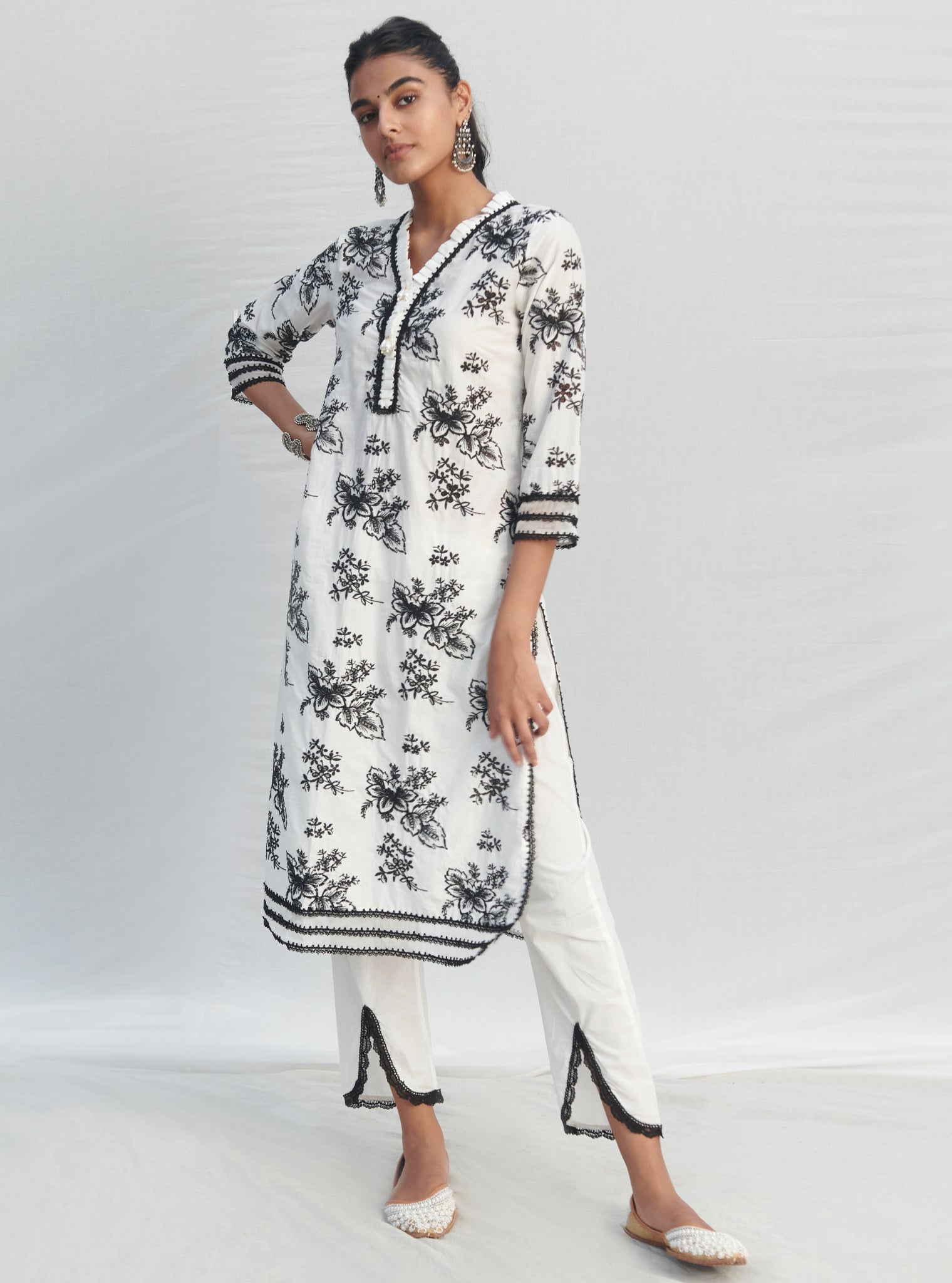 Mulmul Cotton Verlem White Kurta With Mulmul Cotton Savri White Pant