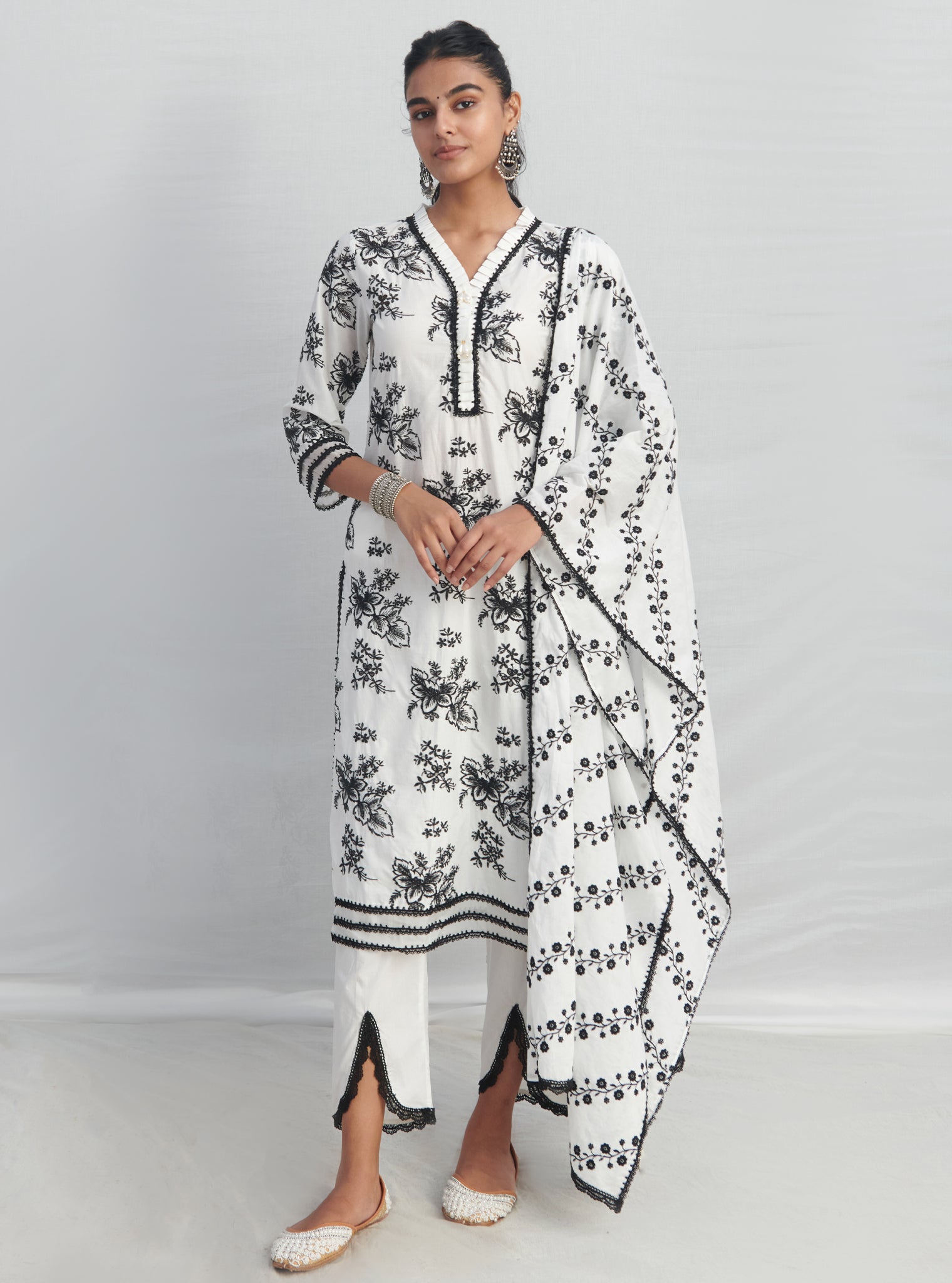 Mulmul Cotton Verlem White Kurta With Mulmul Cotton Savri White Pant