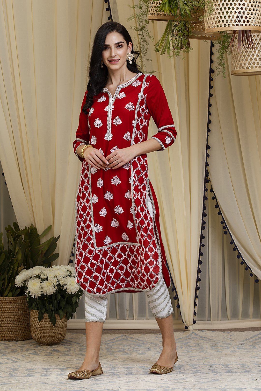 https://cdn.shopify.com/s/files/1/0088/4031/4931/files/Senna_Kurta-_Red.mov?2840