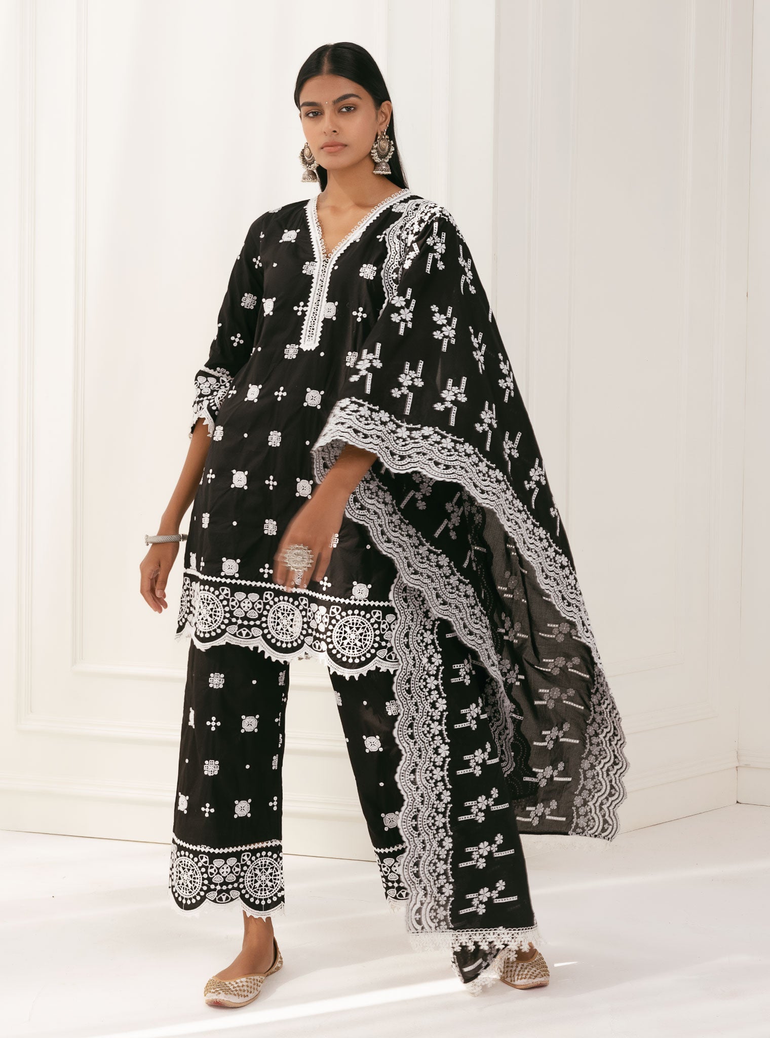 Mulmul Cotton Leh Black Kurta With Leh Black Palazzo