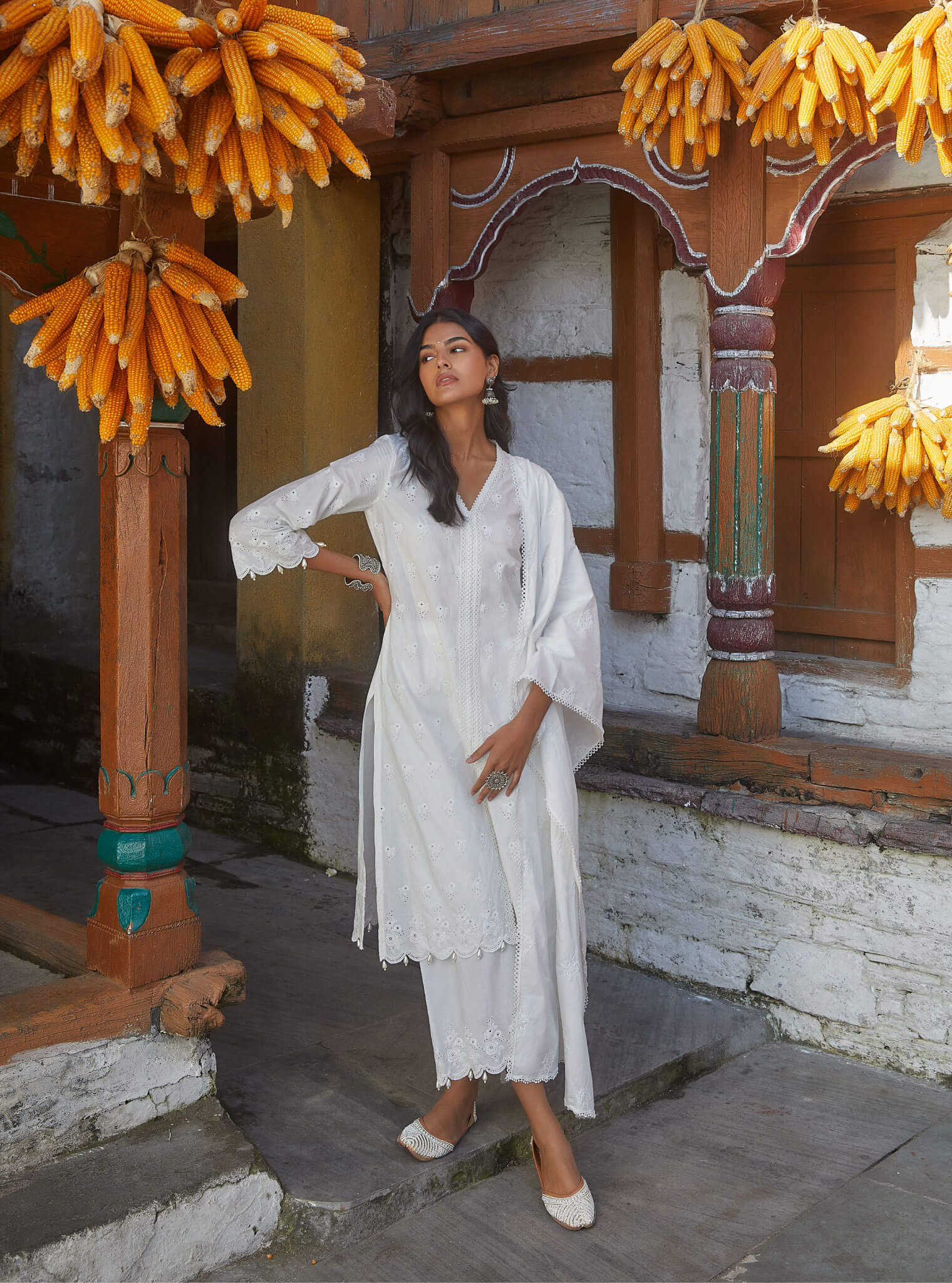 Mulmul Cotton Nitoi White Kurta With Nitoi White Palazzo