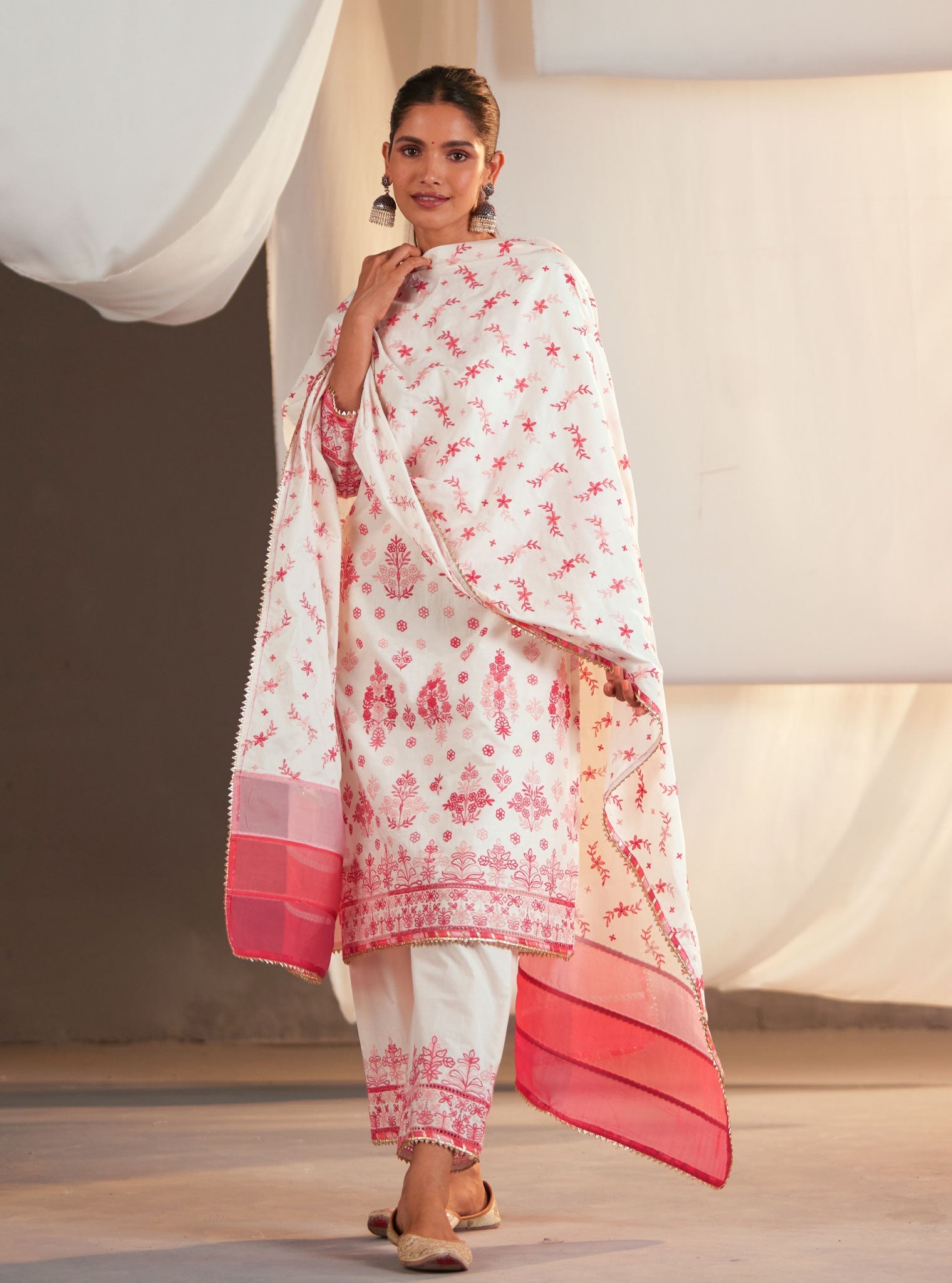 Mulmul Cotton Zahava Off White/Pink Kurta With Zahava Off White/Pink Pant